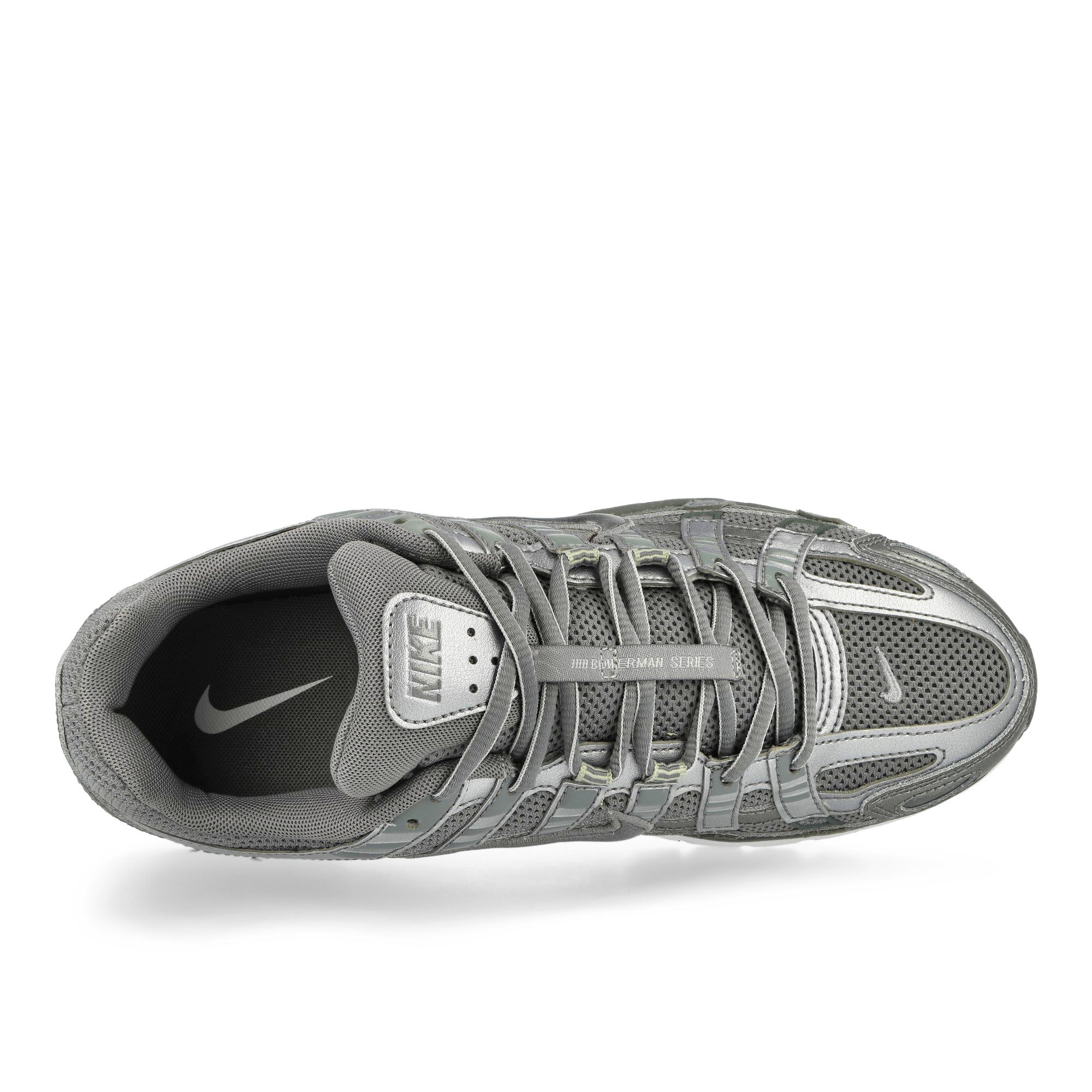 Nike P-6000 Metallic Cool Grey / Cool Grey-White-Wolf Grey Low Top Sneakers Detailfoto | Overkill