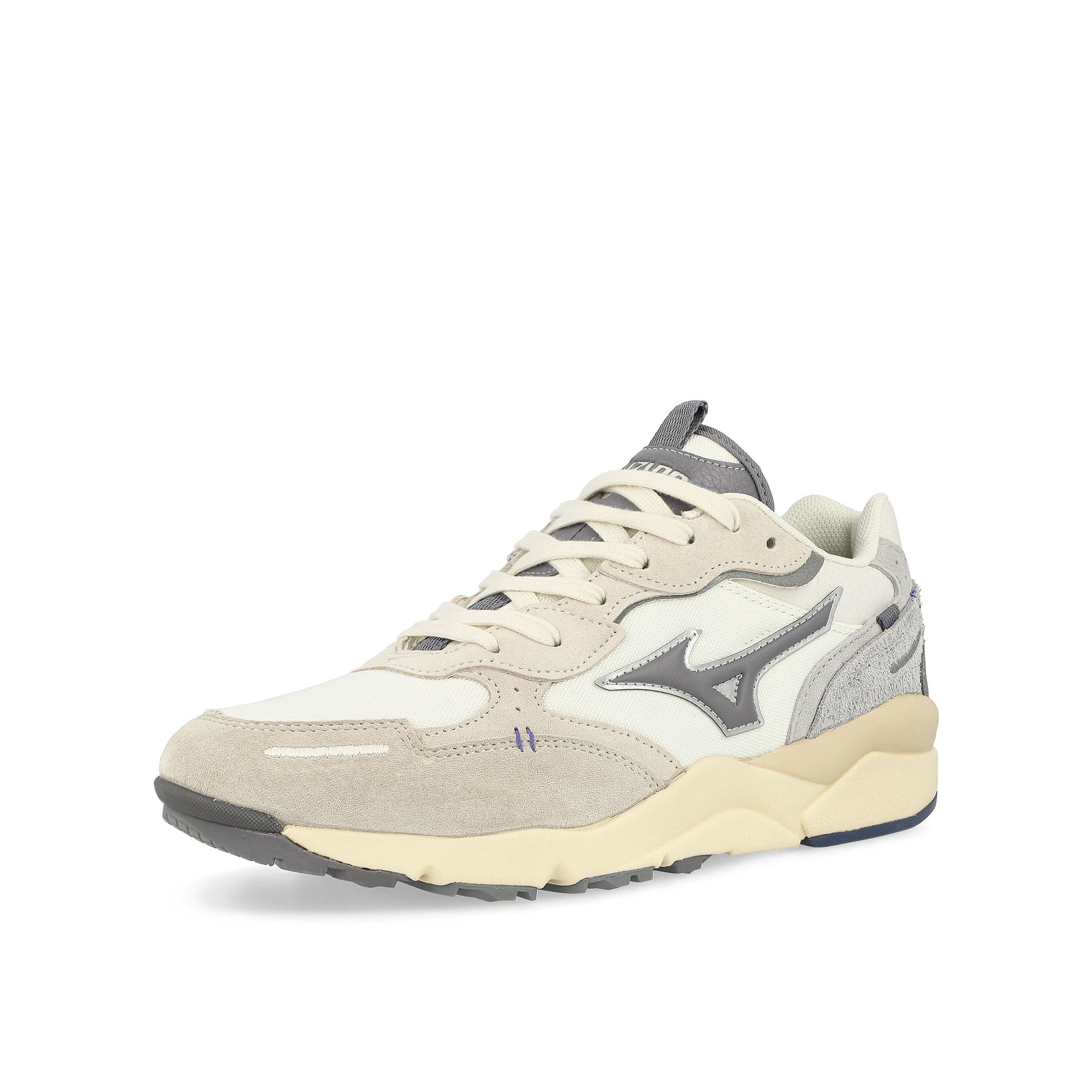 Mizuno Sky Medal Beta White Sand / Quicksilver / Snow White Low Top Sneakers Close Up | Overkill
