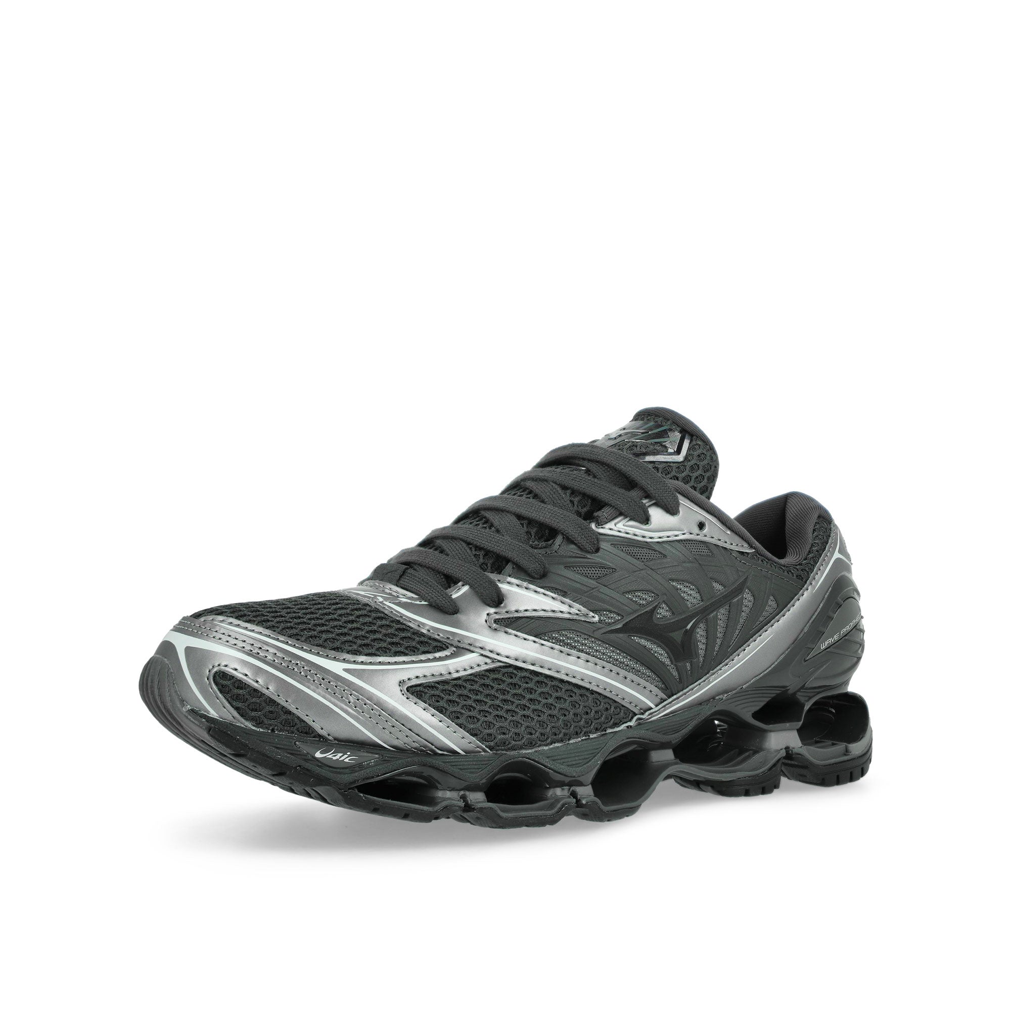 Mizuno Wave Prophecy LS Black Sand / Black / Metallic Gray Low Top Sneakers Close Up | Overkill