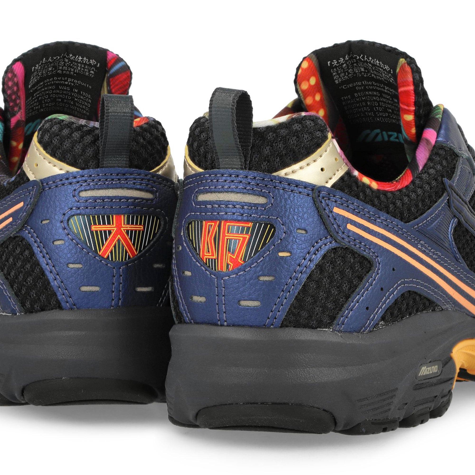 Mizuno MXR Osaka City Black/Black/Cadmium Orange Low Top Sneakers Detailfoto | Overkill