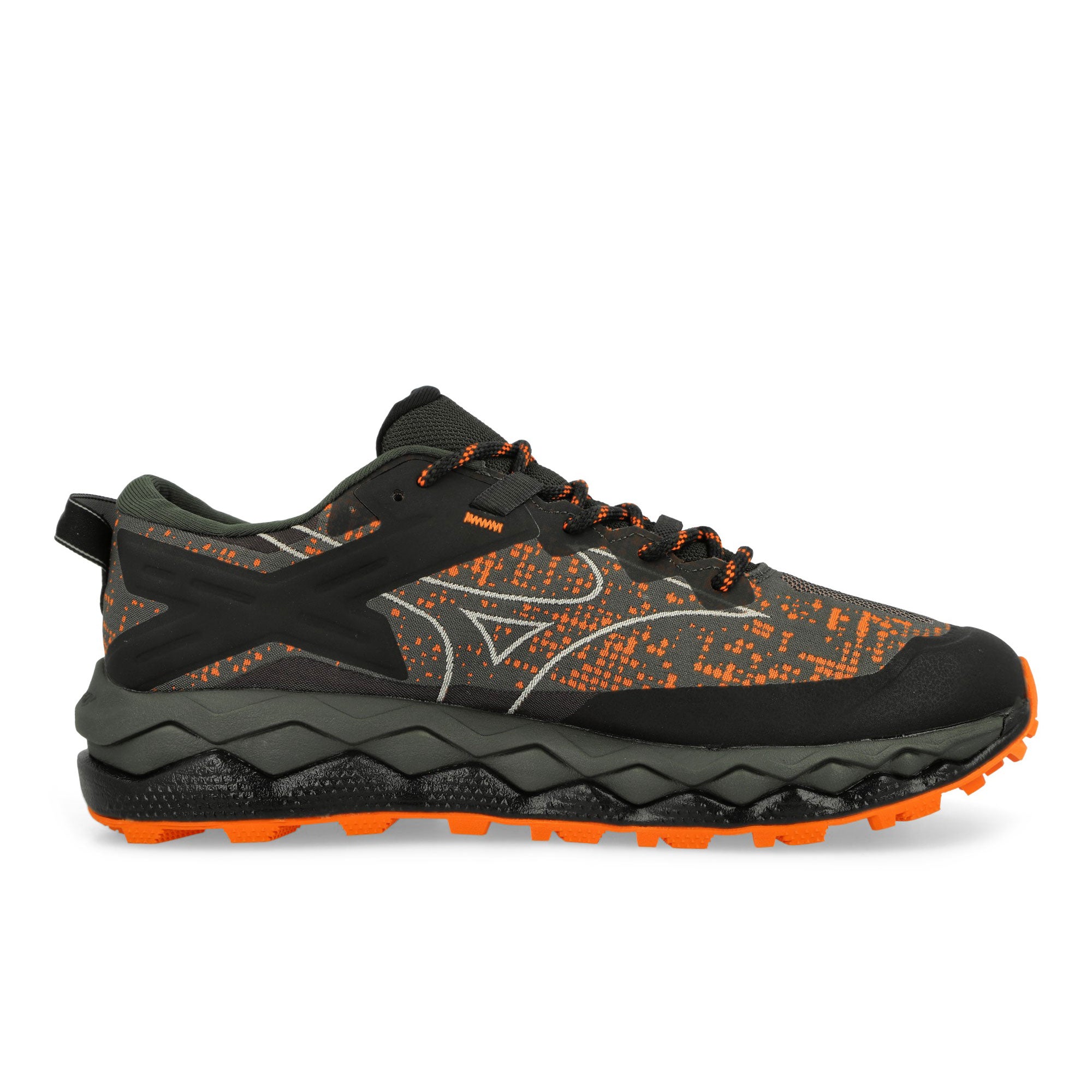Mizuno Wave Mujin LS GTX Vibrant Orange / Cool Gray / Pine Grove Low Top Sneakers Silhouette | Overkill