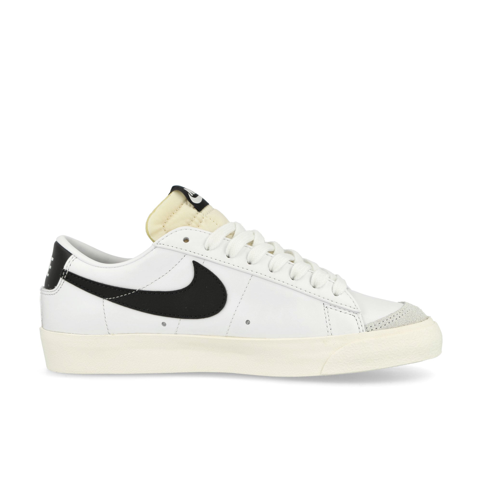 Nike W Blazer Low 77 White / Black - Sail- White Low Top Sneakers Silhouette | Overkill