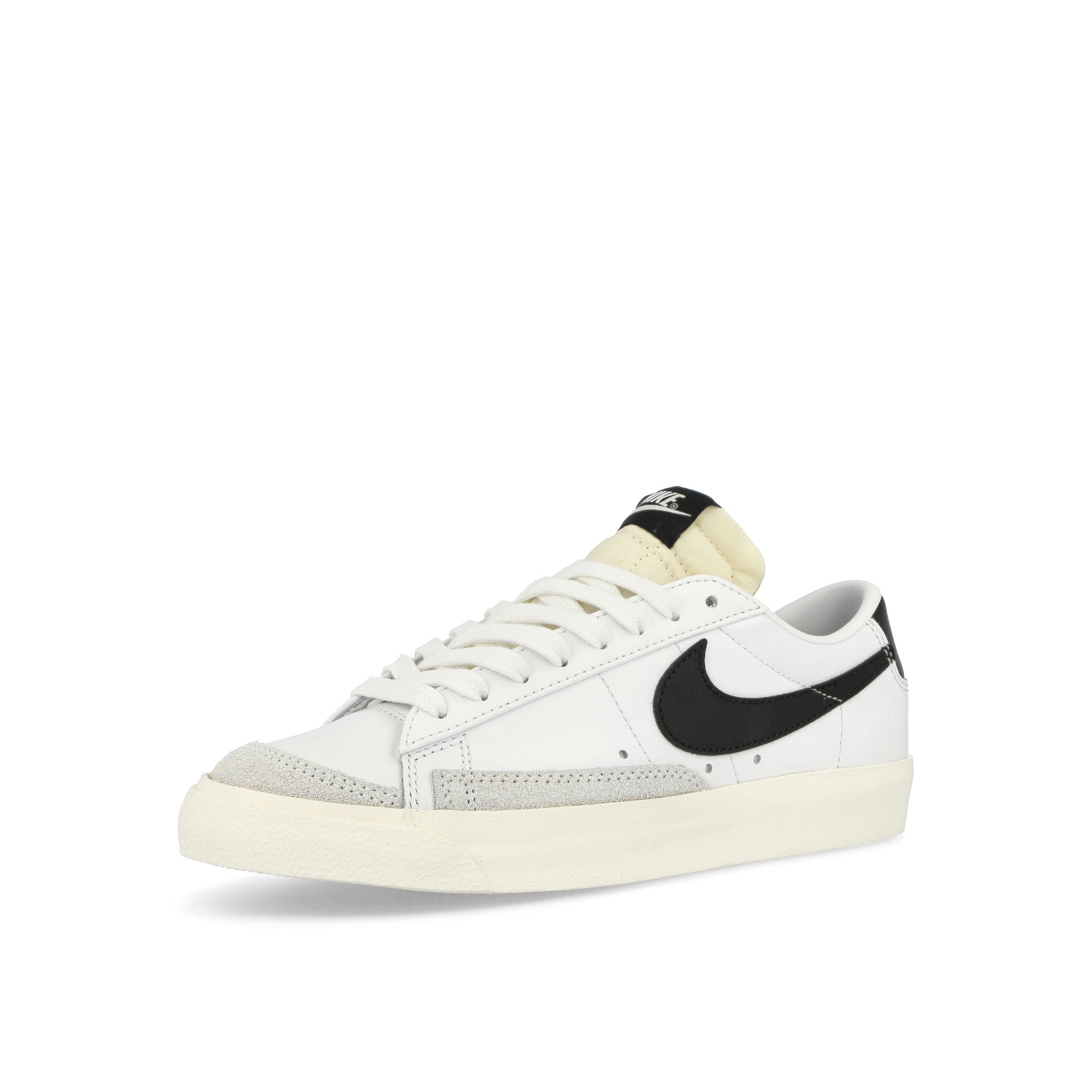 Nike W Blazer Low 77 White / Black - Sail- White Low Top Sneakers Close Up | Overkill