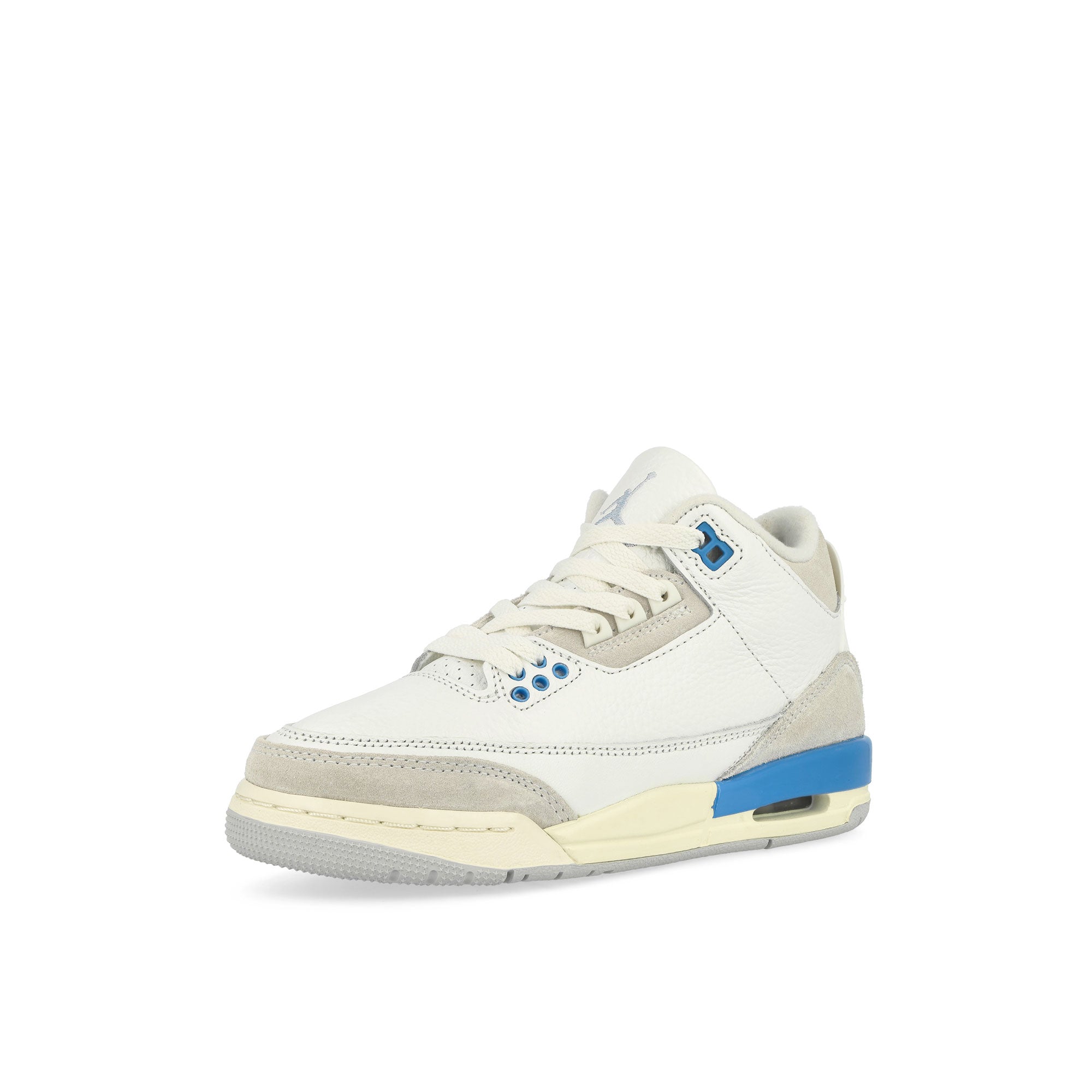 Jordan Air Jordan 3 Retro GS Summit White / Hydrogen Blue - Legend Blue Mid Top Sneakers Close Up | Overkill