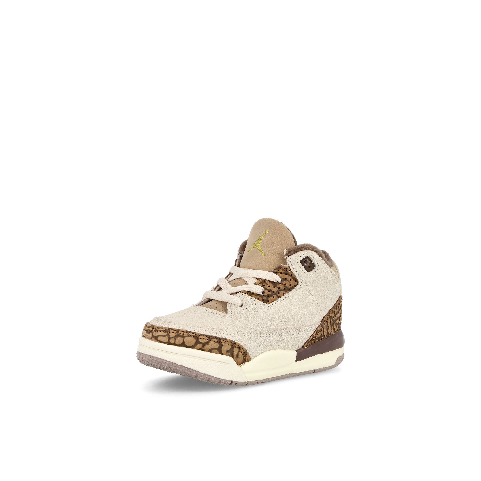 Jordan Air Jordan 3 Retro TD Light Orewood Brown / Metallic Gold Sneakers Close Up | Overkill