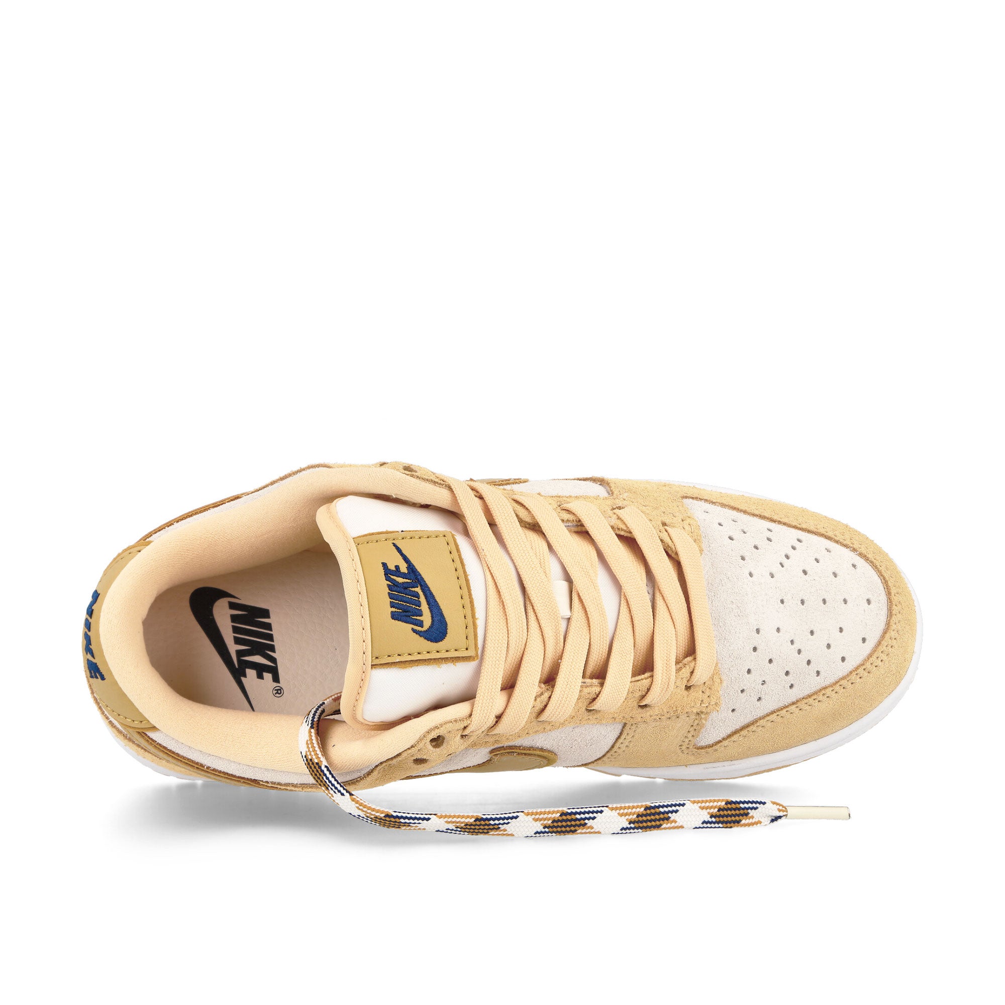 Nike W Dunk Low Lx Celestial Gold-Wheat Gold - Sail Low Top Sneakers Detailfoto | Overkill