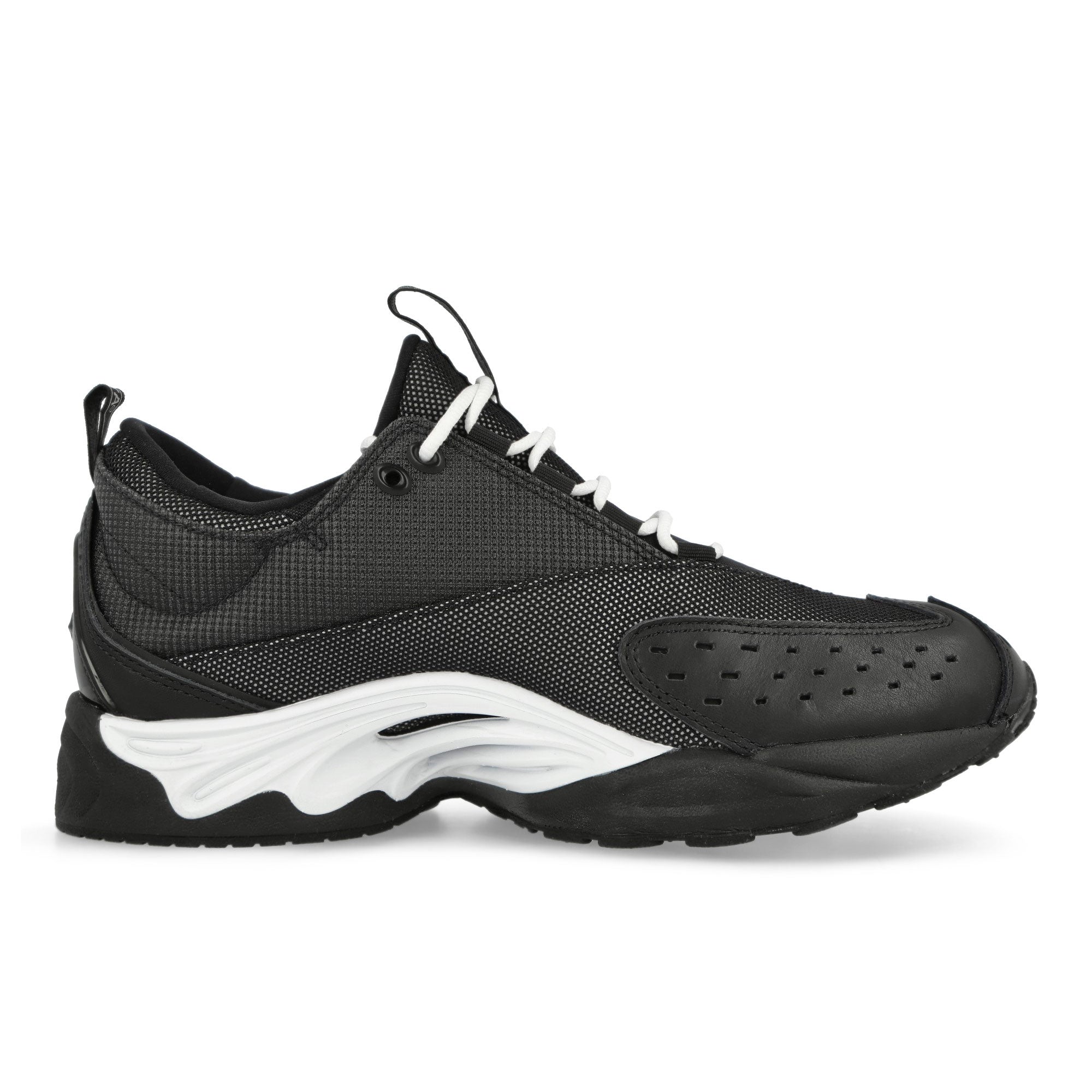 Nike Air Zoom Drive Black / White Low Top Sneakers Silhouette | Overkill