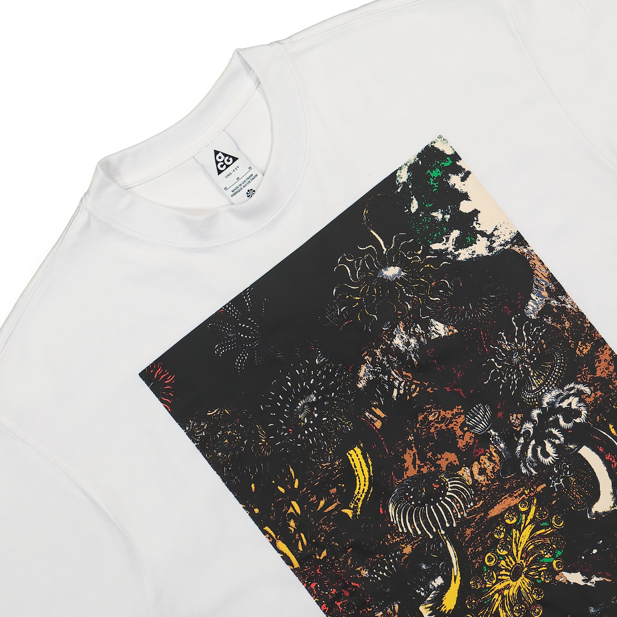 Nike ACG Tidalpoo SS Tee White T-Shirts Close-up | Overkill