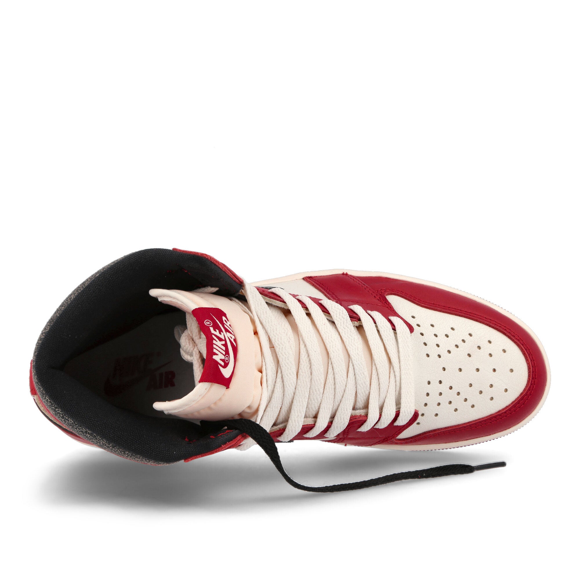 Jordan Air Jordan 1 Retro High OG Varsity Red / Black - Sail - Muslin High Top Sneakers Detailfoto | Overkill