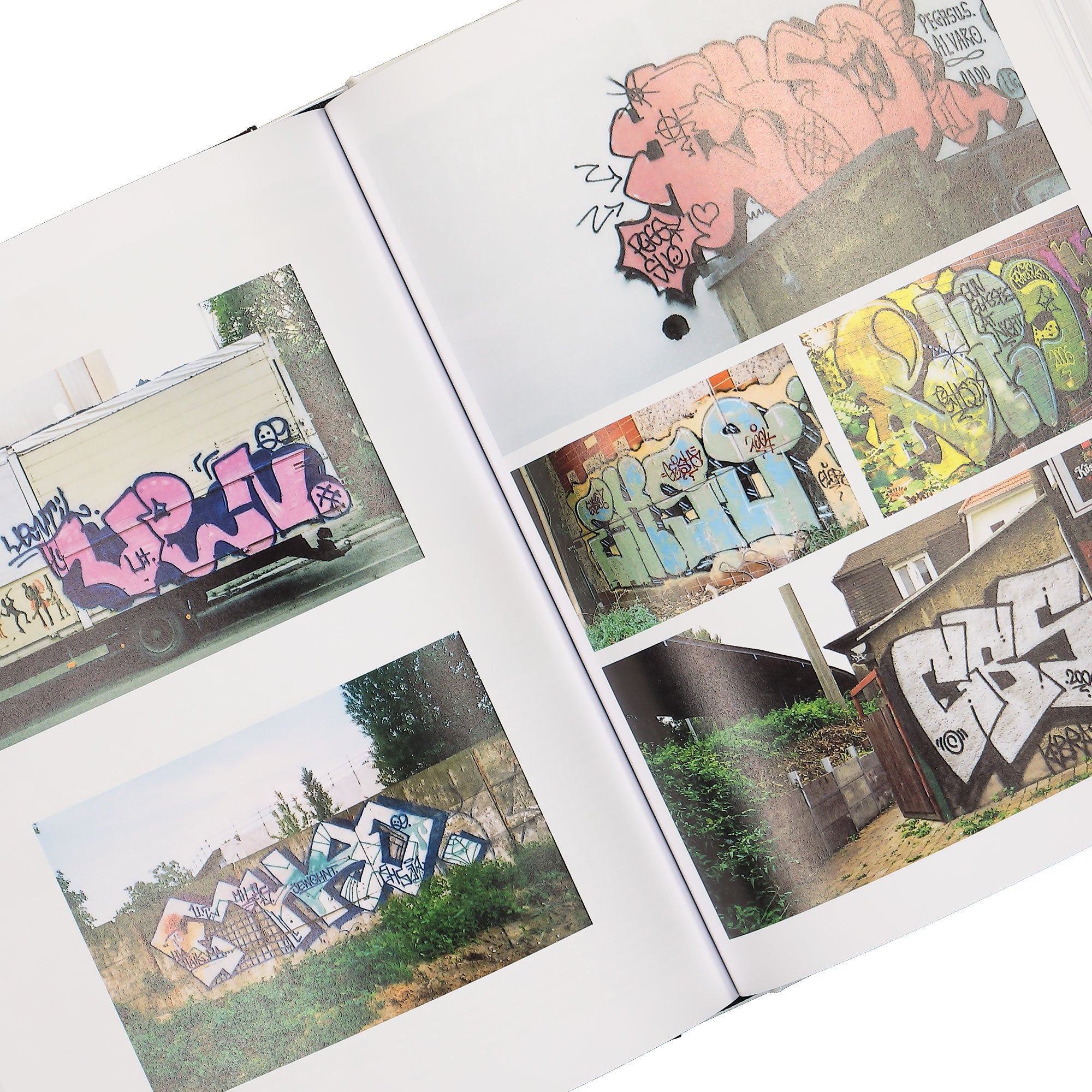Racoon Books DECADES vol. 2 2000-2010 Graffiti Writing In Berlin 0 Books Detail view 1 | Overkill