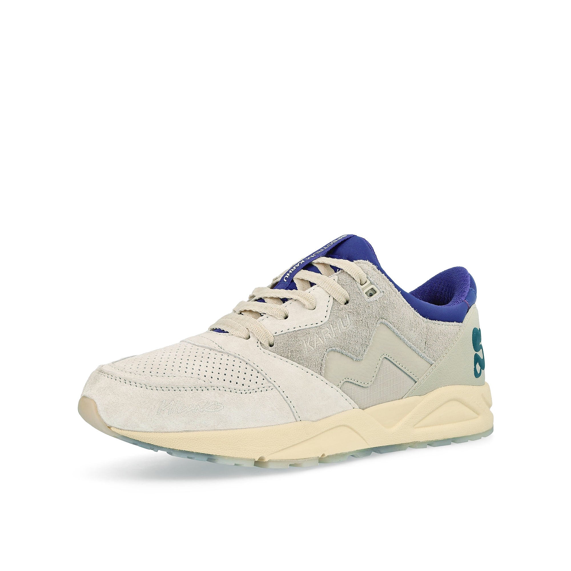 Karhu Karhu x Spectrum x EGS Aria 95 Silver Birch / Spectrum Blue Low Top Sneakers Close Up | Overkill