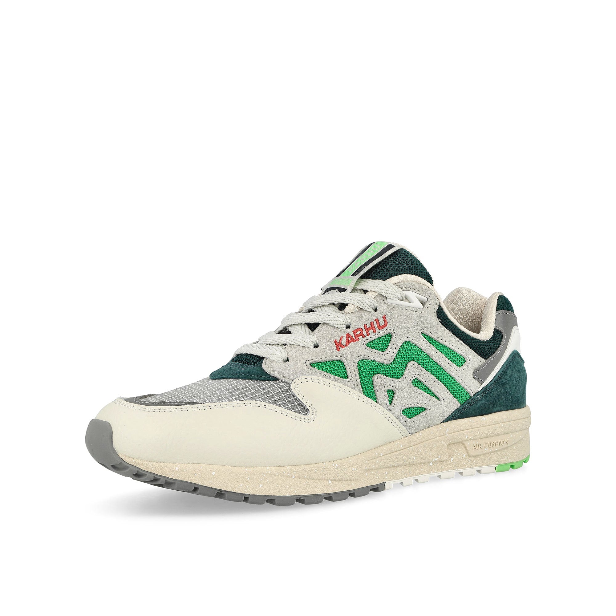 Karhu Legacy 96 Lily White / Island Green Low Top Sneakers Close Up | Overkill