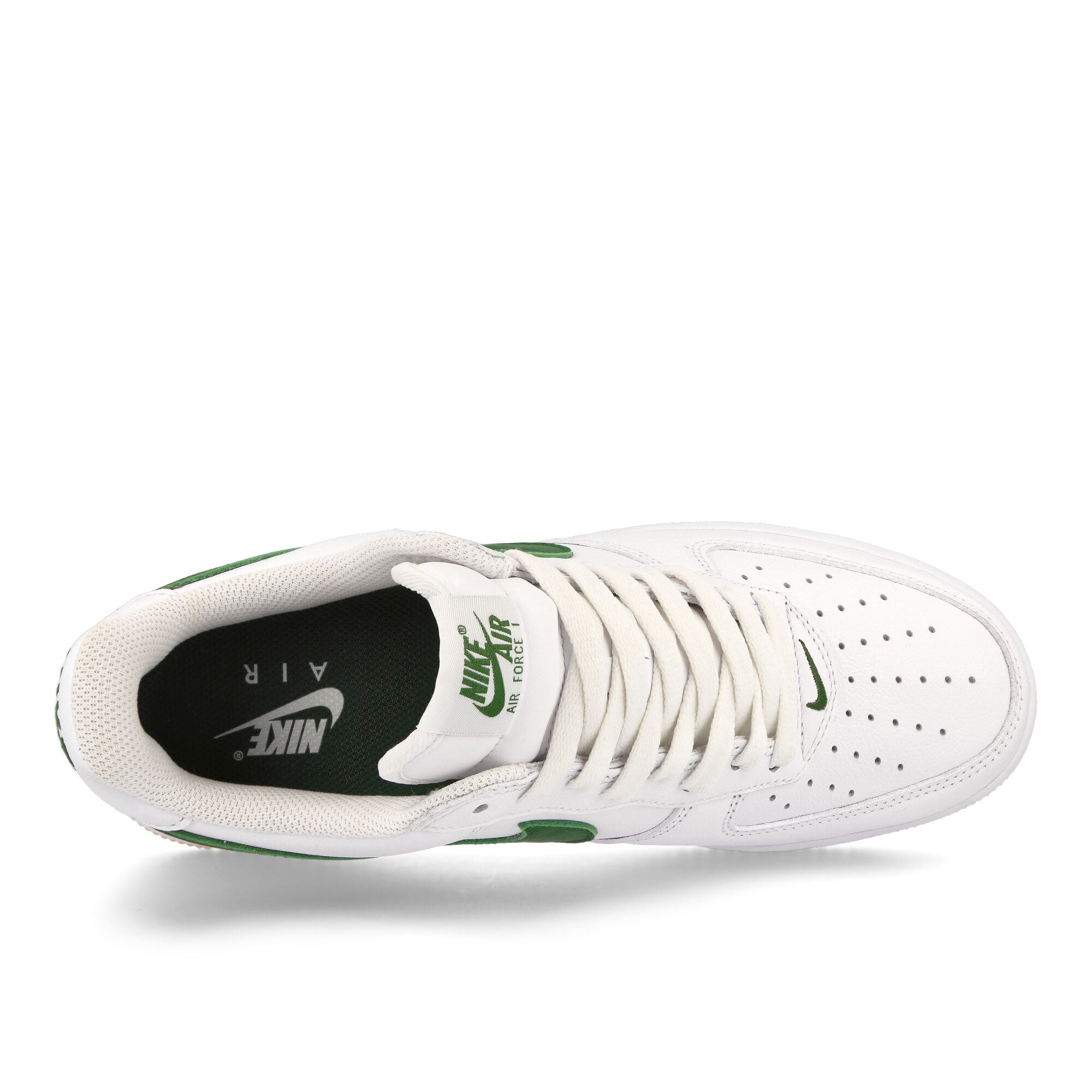 Nike Air Force 1 Low Retro QS White-Forest Green - Gum Yellow Low Top Sneakers Detailfoto | Overkill