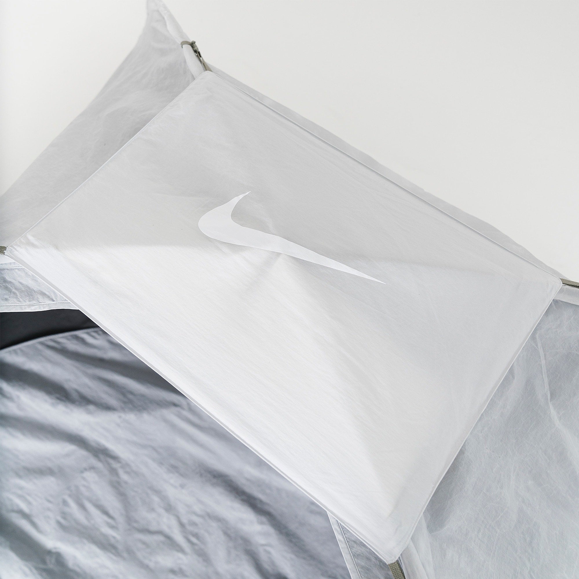 Nike NRG Ispa Metamorph Poncho Photo Dust / Iron Grey / Dark Stucco Jackets Detail view 4 | Overkill