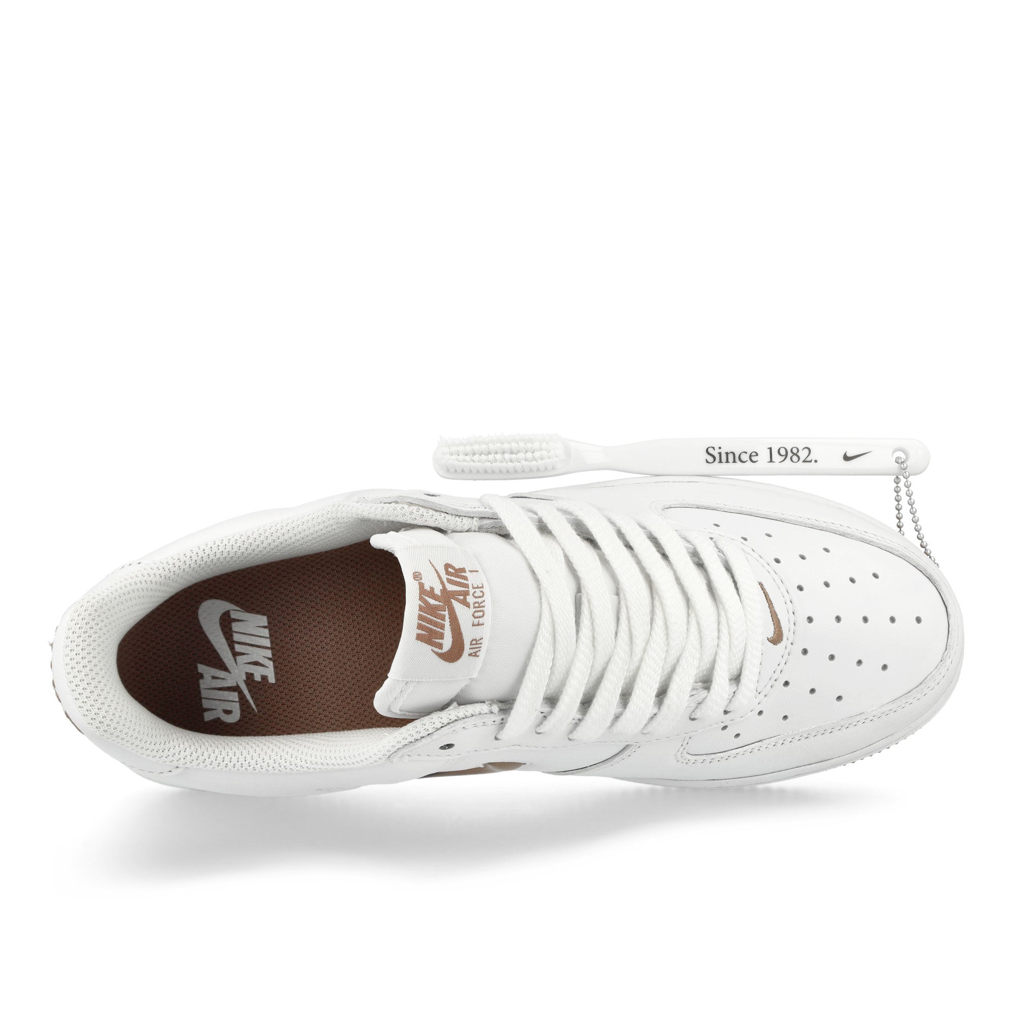 Nike Air Force 1 Low Retro White / Gum Med Brown Low Top Sneakers Detailfoto | Overkill