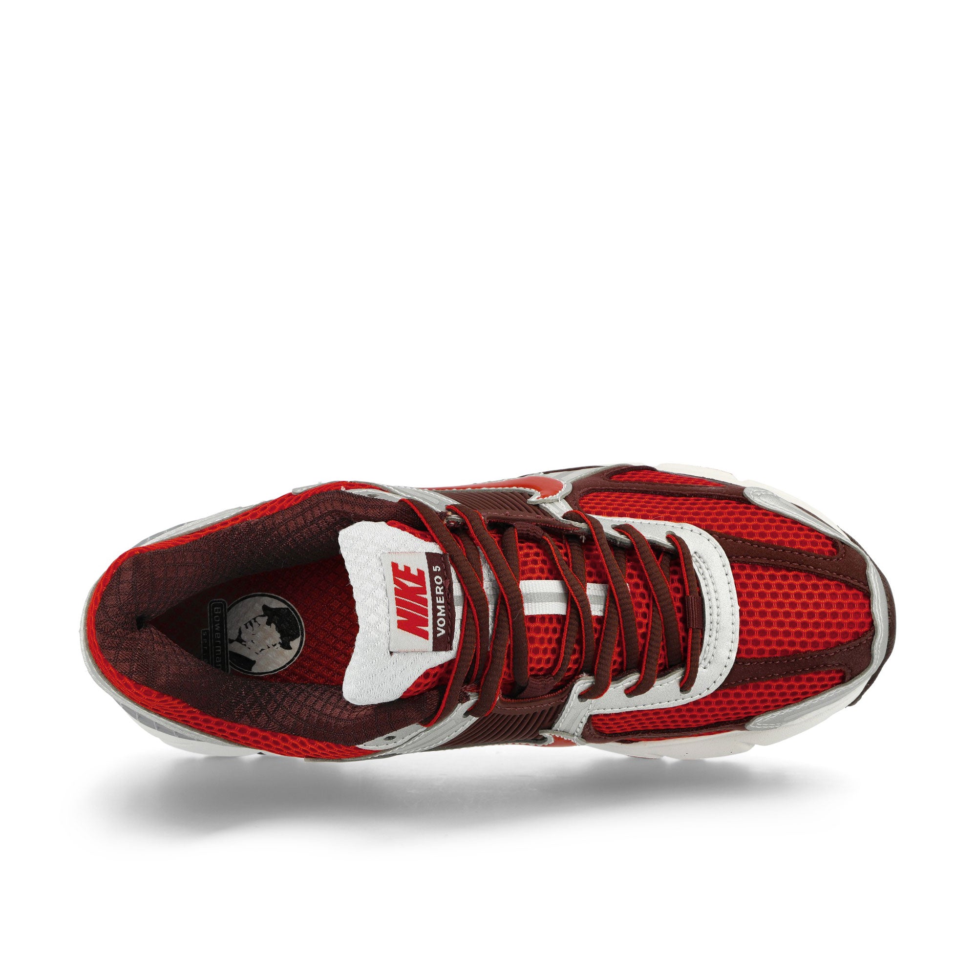 Nike W Zoom Vomero 5 Mystic Red-Mystic Red - Metallic Platinum Low Top Sneakers Detailfoto | Overkill