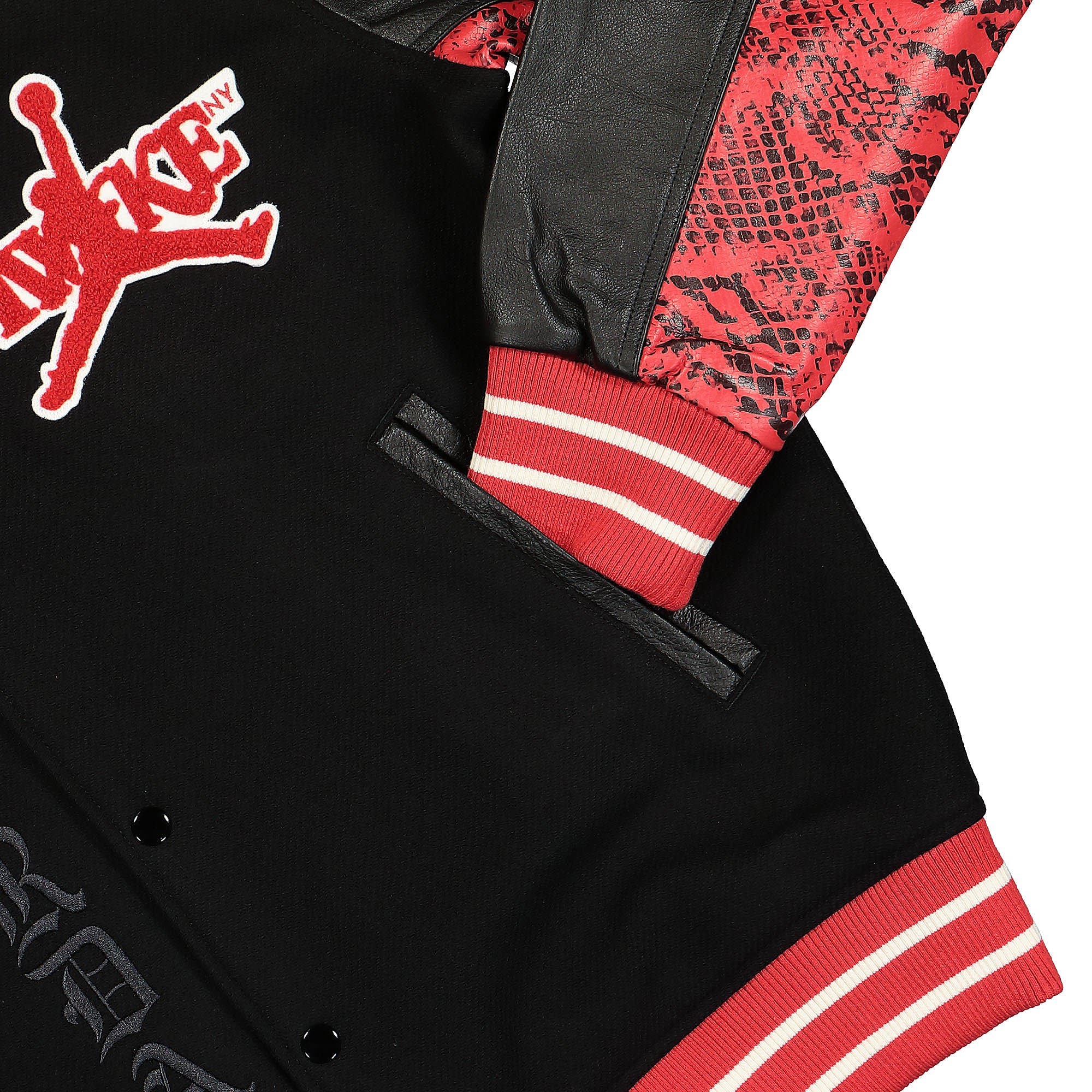 Jordan Varsity Jacket University Red / Black Bomber & Varsity Jackets Detailfoto | Overkill