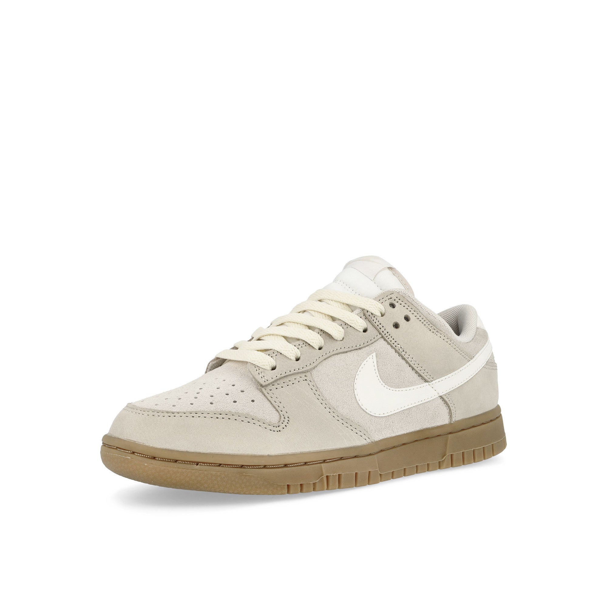 Nike W Dunk Low SE Light Orewood Brown / Sail - Gum Light Brown Low Top Sneakers Close Up | Overkill