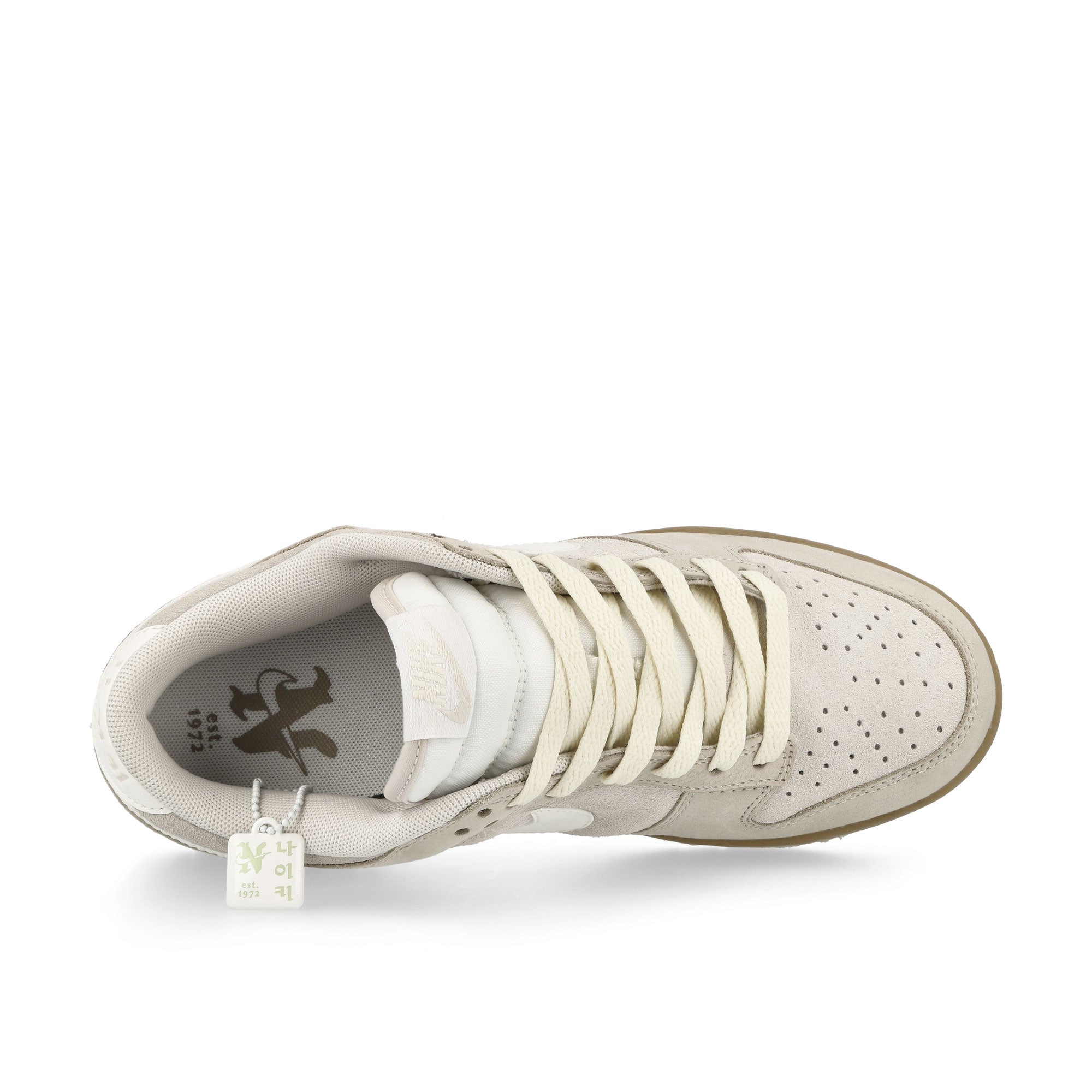 Nike W Dunk Low SE Light Orewood Brown / Sail - Gum Light Brown Low Top Sneakers Detailfoto | Overkill