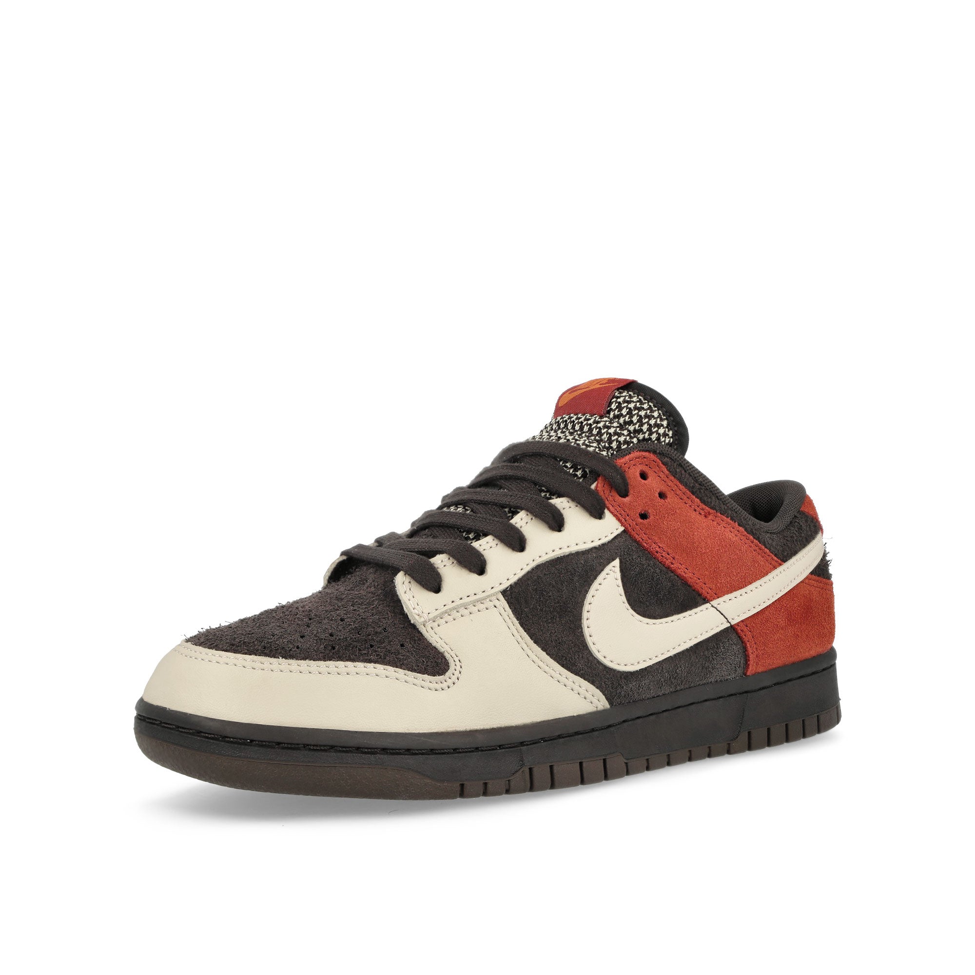 Nike Dunk Low Velvet Brown / Sanddrift - Rugged Orange Low Top Sneakers Close Up | Overkill