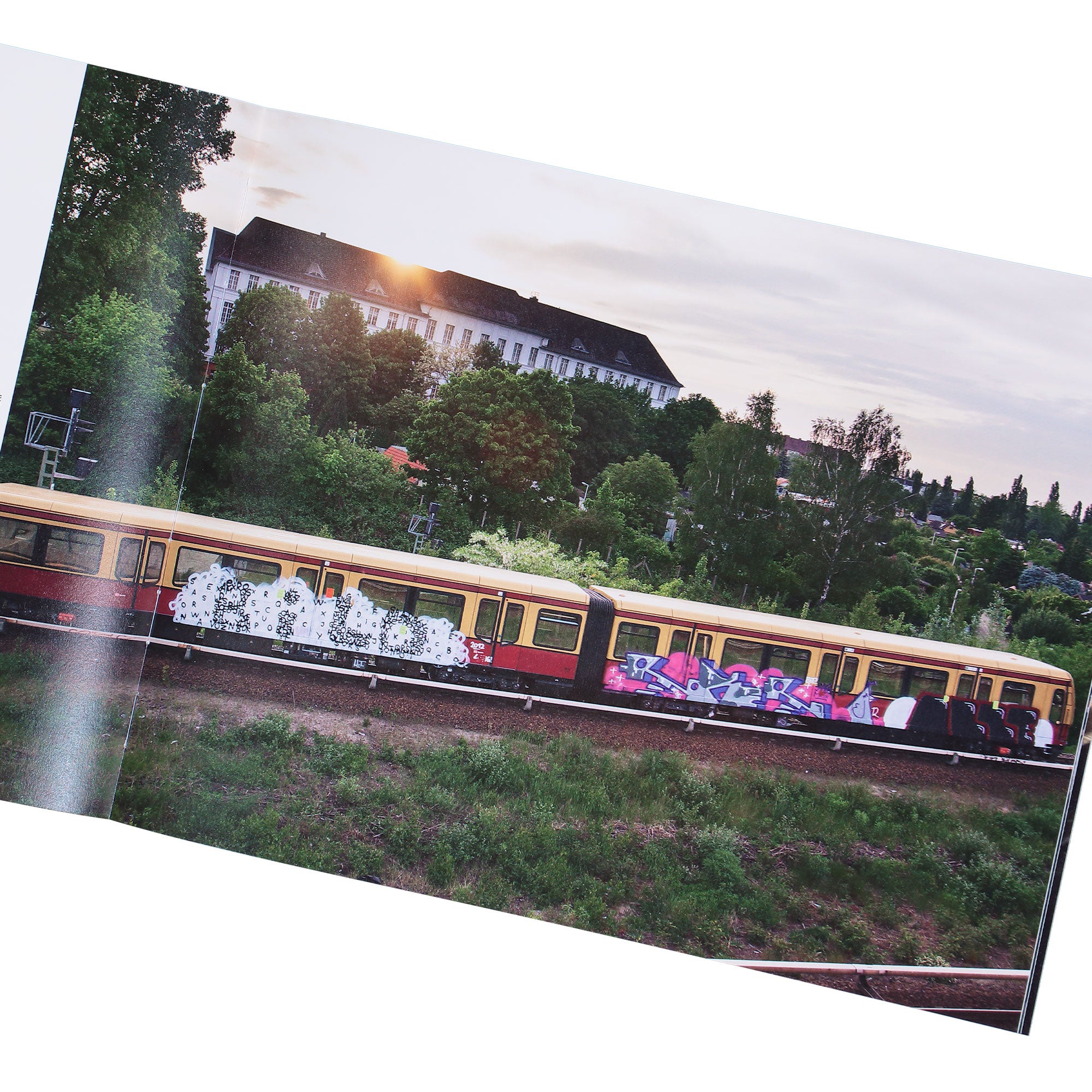 Hitzerot Farbzüge 2012-2015 Multicolor Graffiti Book 978-3-9820295-8-0 Detail View 2 | Overkill