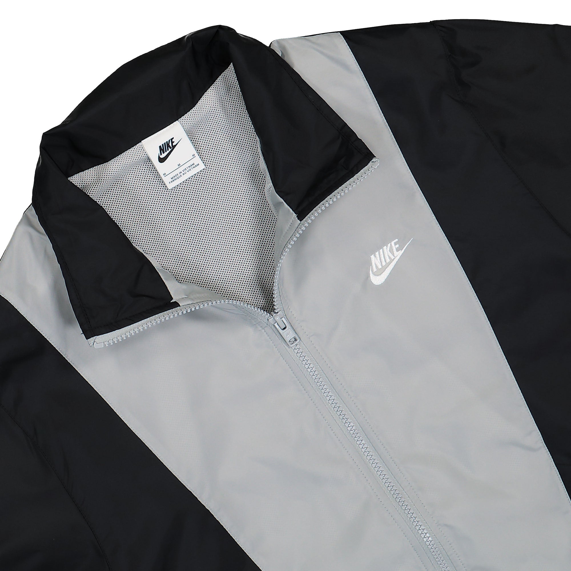 Nike Club Woven Track Suit Black / Smoke Grey / Light Smoke Grey / White Track Jackets Detailfoto | Overkill