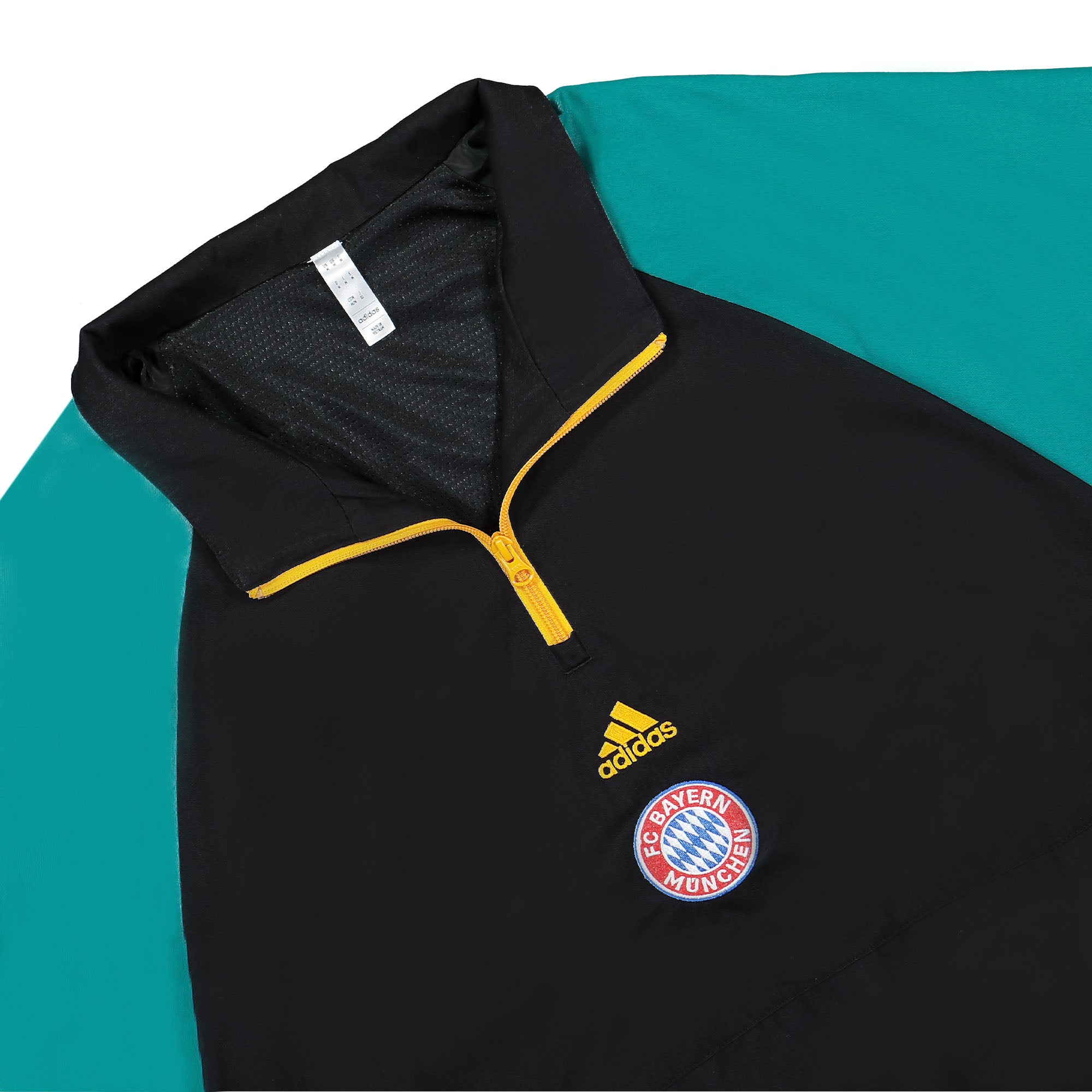 adidas FC Bayern Icon Top Black / Equipment Green Sweatshirts Close-up | Overkill