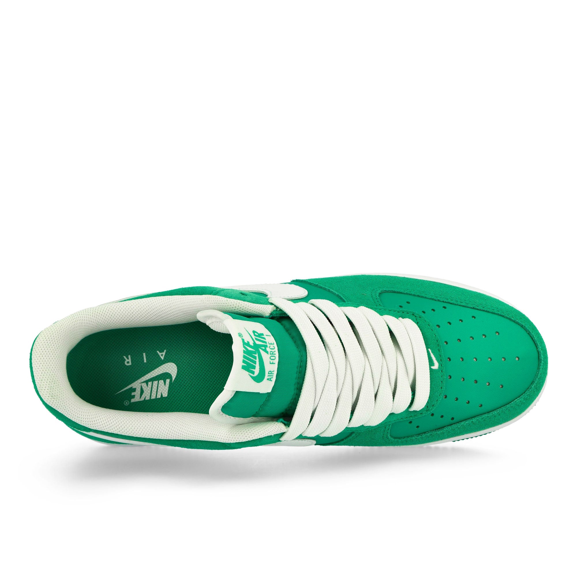 Nike Air Force 1 '07 LV8 Stadium Green / White - Stadium Green Low Top Sneakers Detailfoto | Overkill