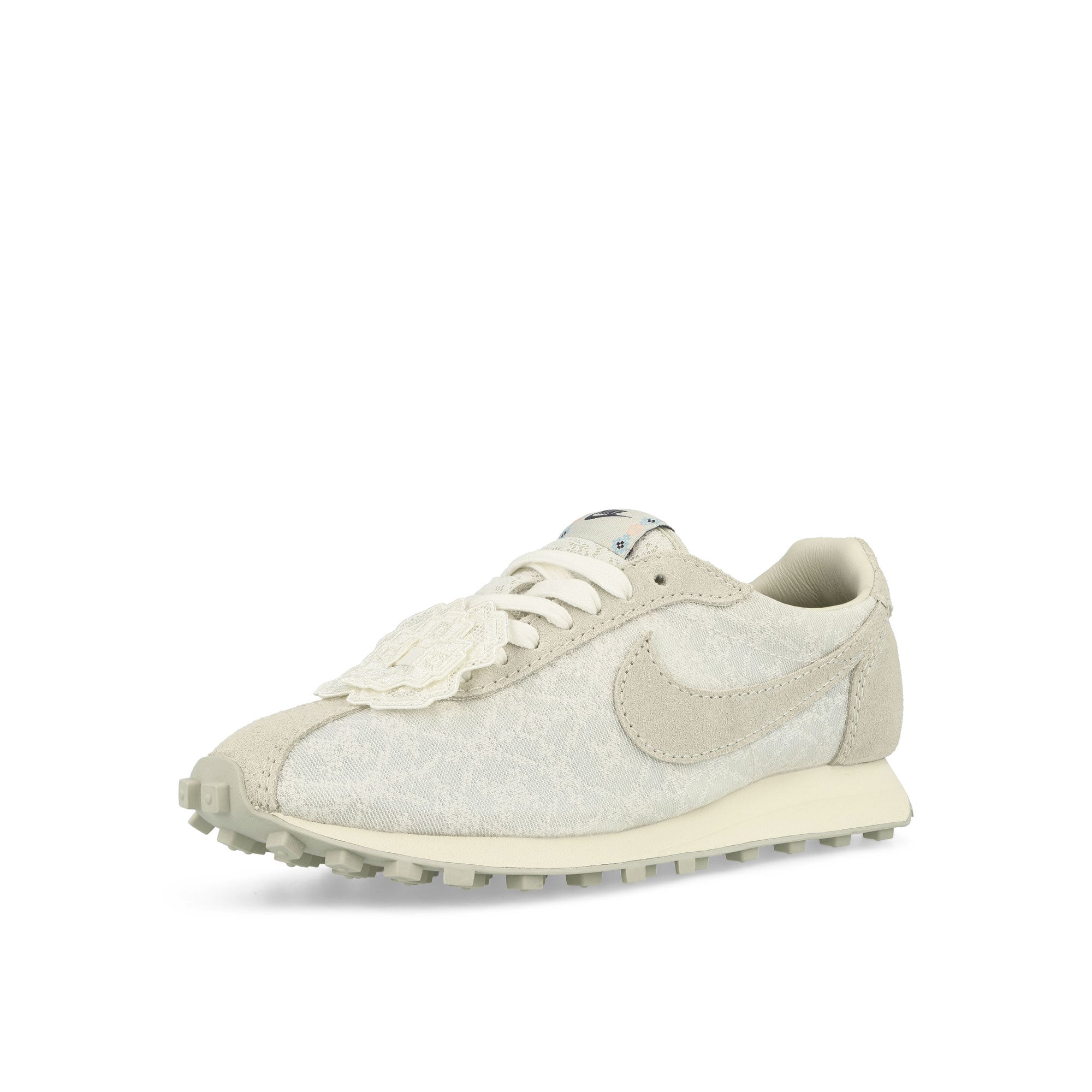 Nike W LD-1000 Soft Pearl / Light Bone - Soft Pearl Low Top Sneakers IH7345 001 Close-up | Overkill