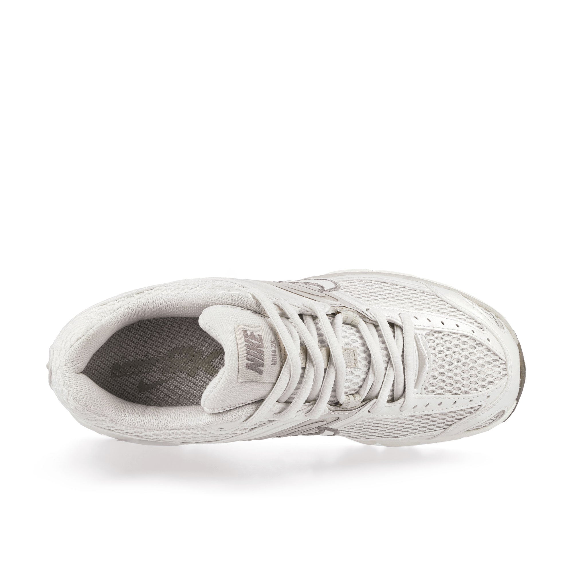 Nike W Air Max Moto 2K Phantom / Metallic Summit White - Light Bone - Sail Low Top Sneakers IQ0272 030 Detailfoto | Overkill