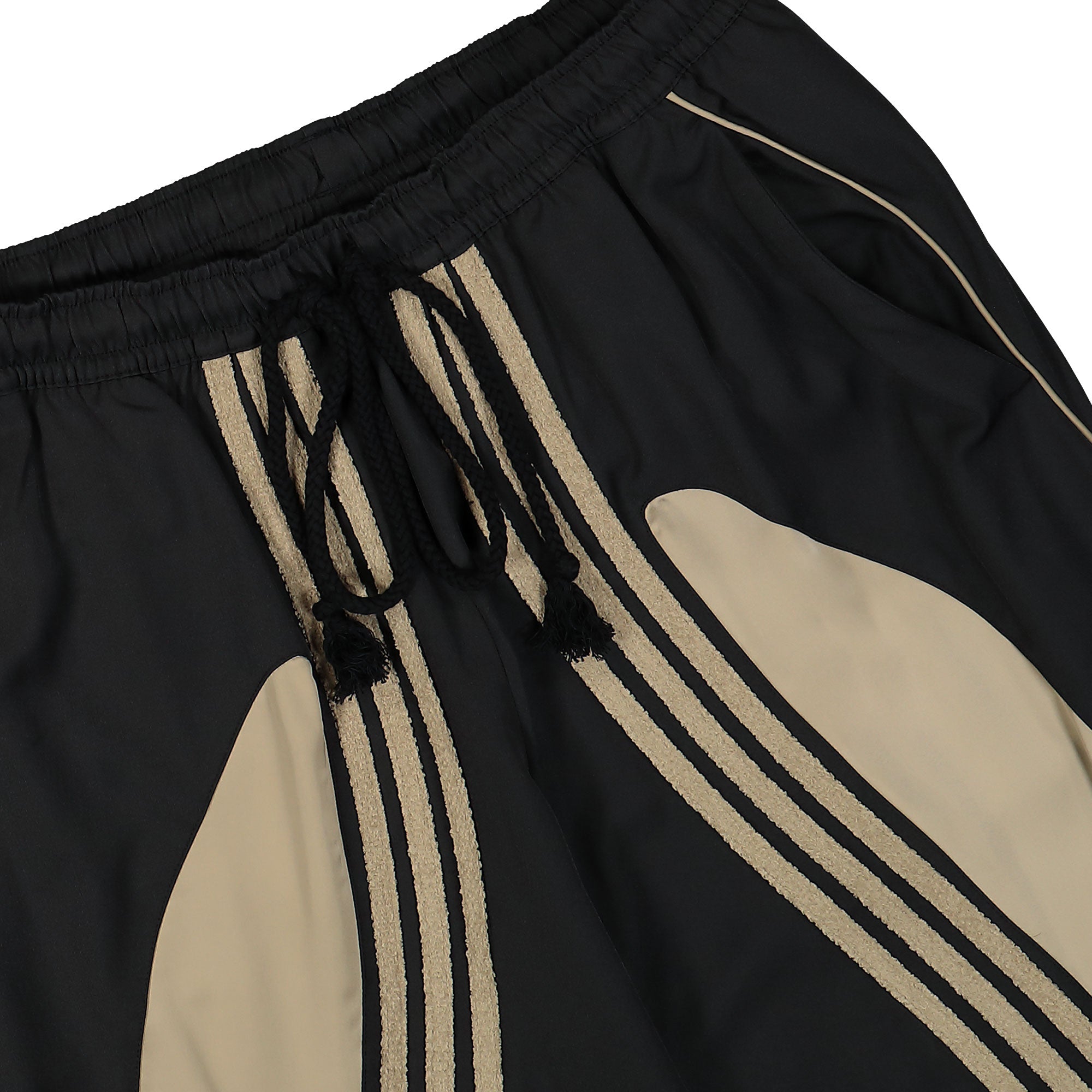 adidas Woven Pant Black Sweat & Track Pants Detailfoto | Overkill