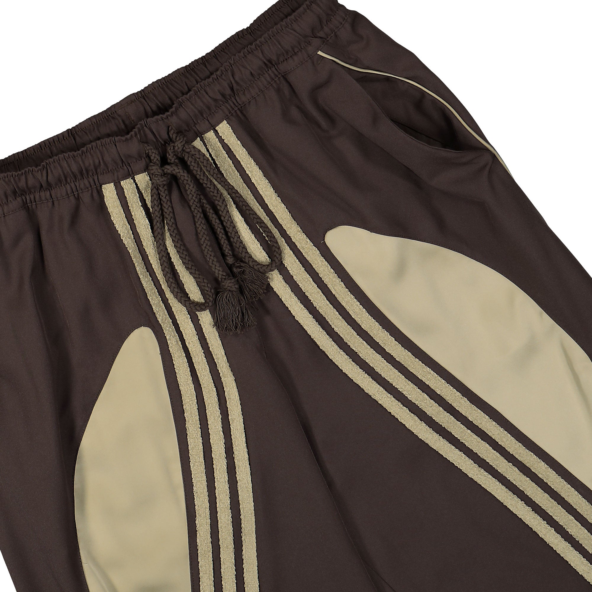 adidas Woven Pant Brown Sweat & Track Pants Detailfoto | Overkill
