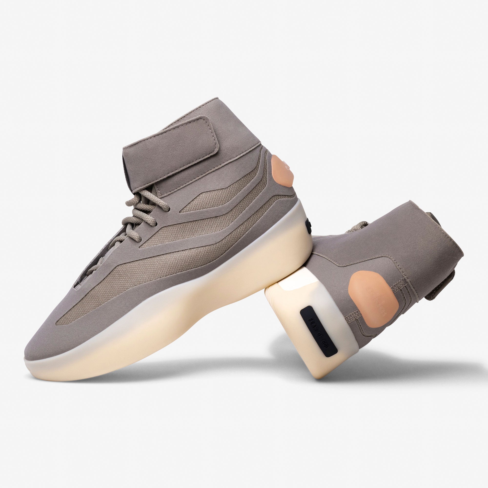 adidas II Basketball High Top Putty Beige / Putty Beige / Putty Beige High Top Sneakers Detailfoto | Overkill