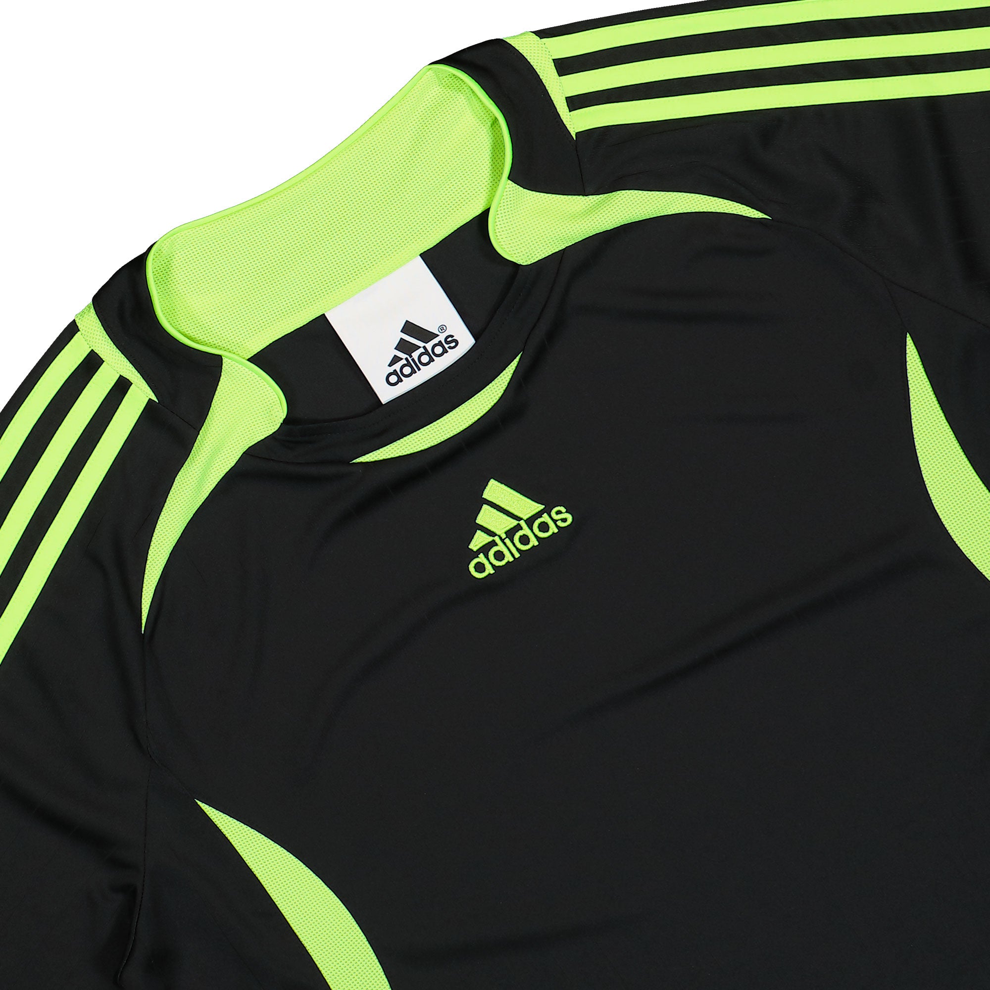 adidas Teamgeist Tee Black / Signal Green T-Shirts Close-up | Overkill