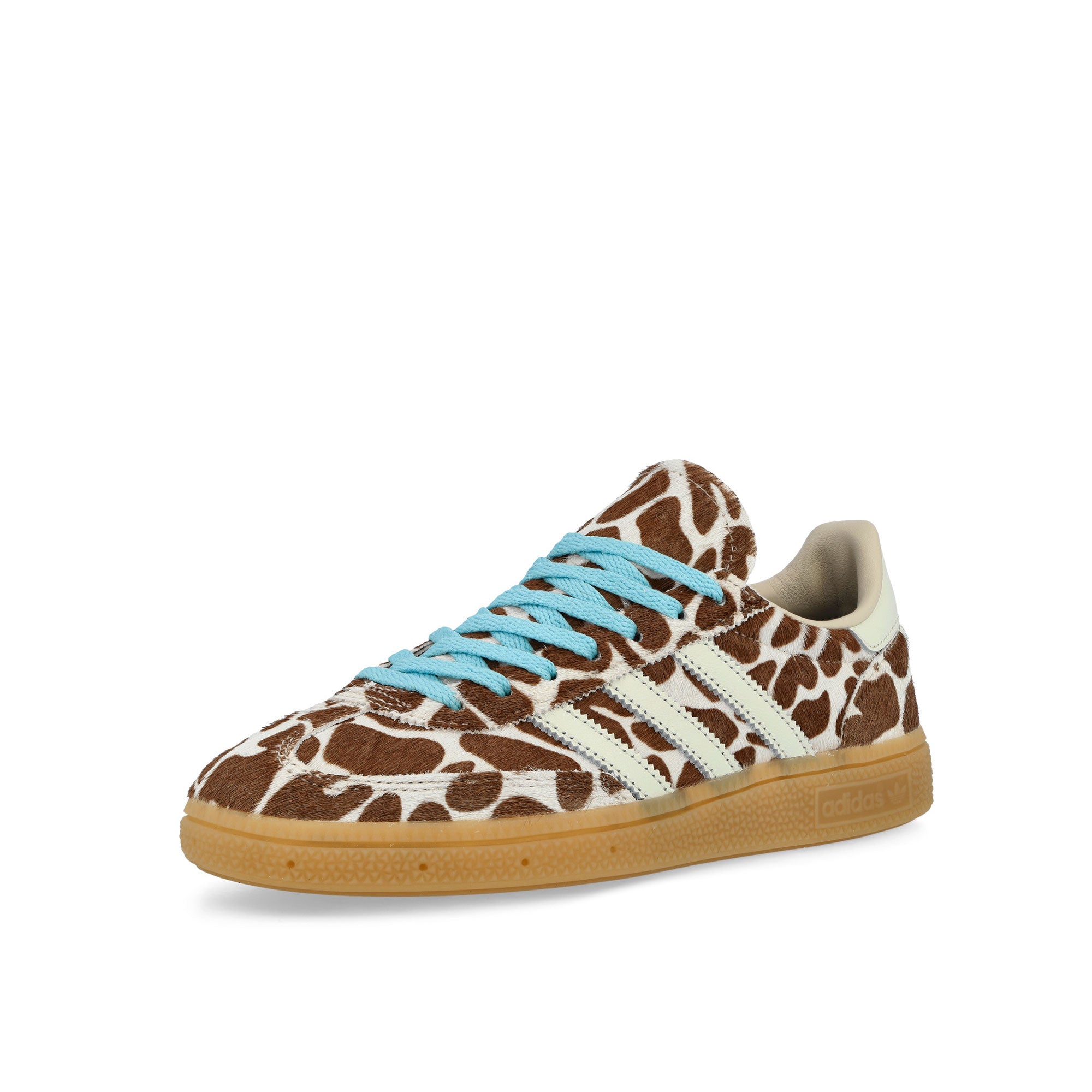 adidas Handball Spezial W Crystal Linen / Ivory / Icey Blue Sneaker KI6677 Close-up | Overkill