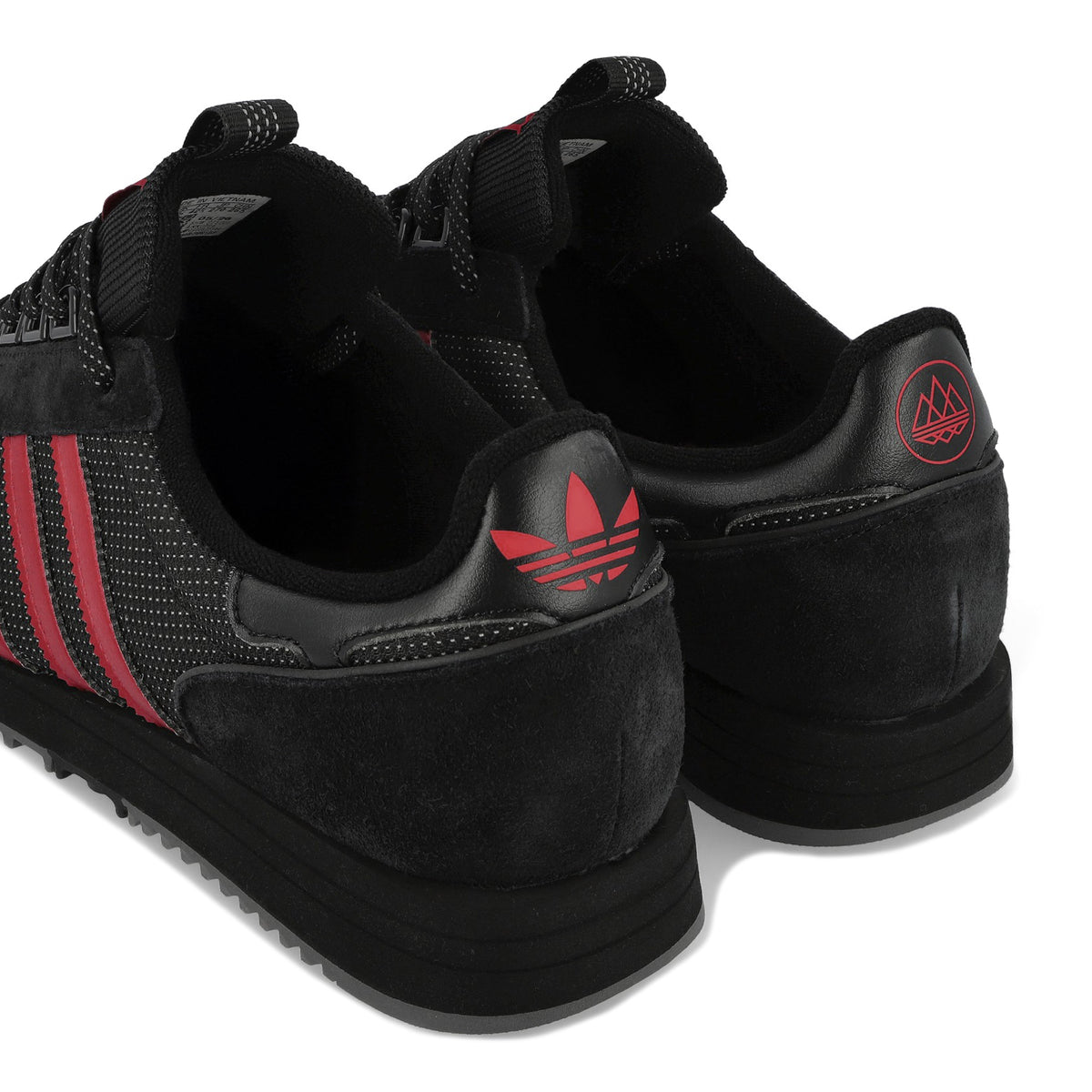 adidas Manchester United SL 83 SPZL F.C. Core Black / Core Black / Silver Metallic Low Top Sneakers KK0764 Detail View 4 | Overkill