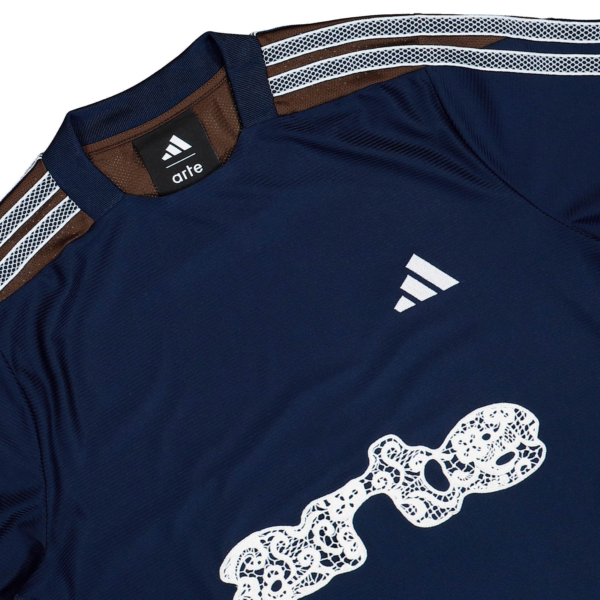Arte Antwerp x adidas MM Jersey Collegiate Navy / Dust Cargo / Off White T-Shirt KT3009 Close-up | Overkill