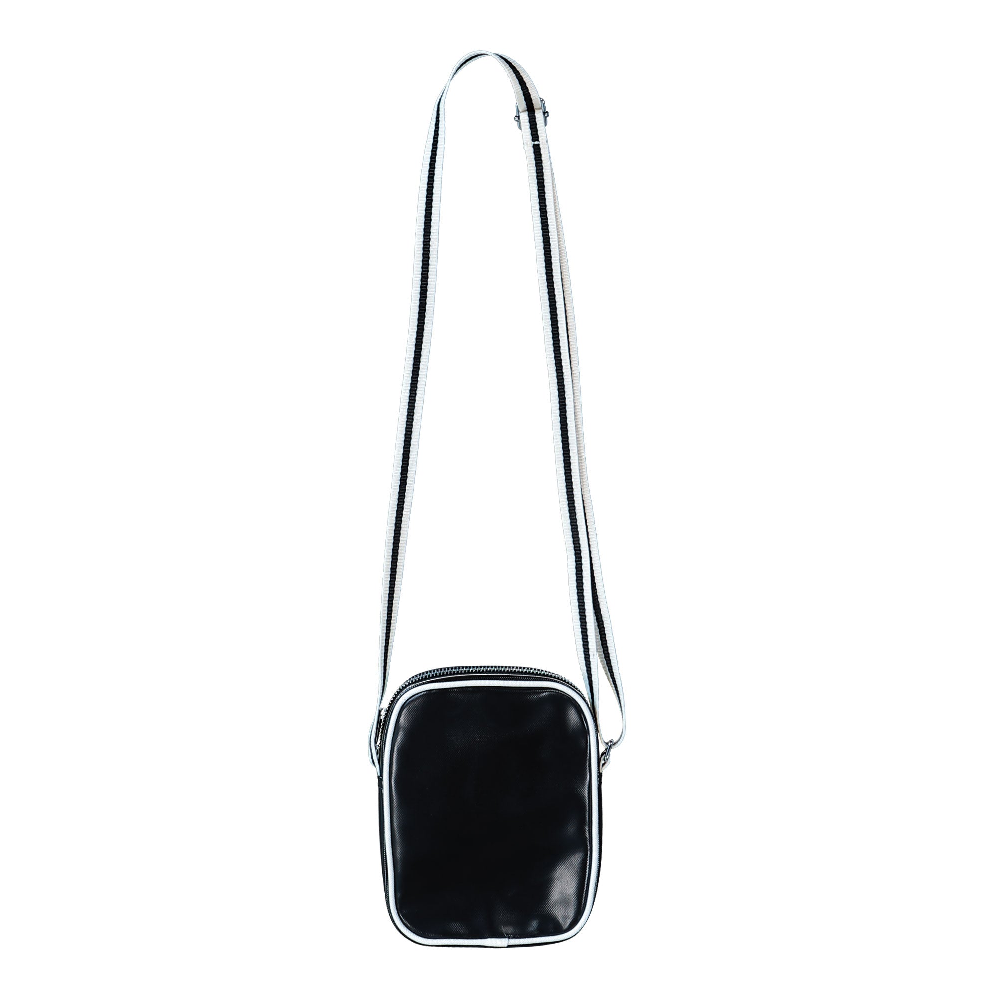 Fred Perry Classic Small Side Bag Black / Ecru Shoulder & Cross Body Bags L1179-D57 Close-up | Overkill