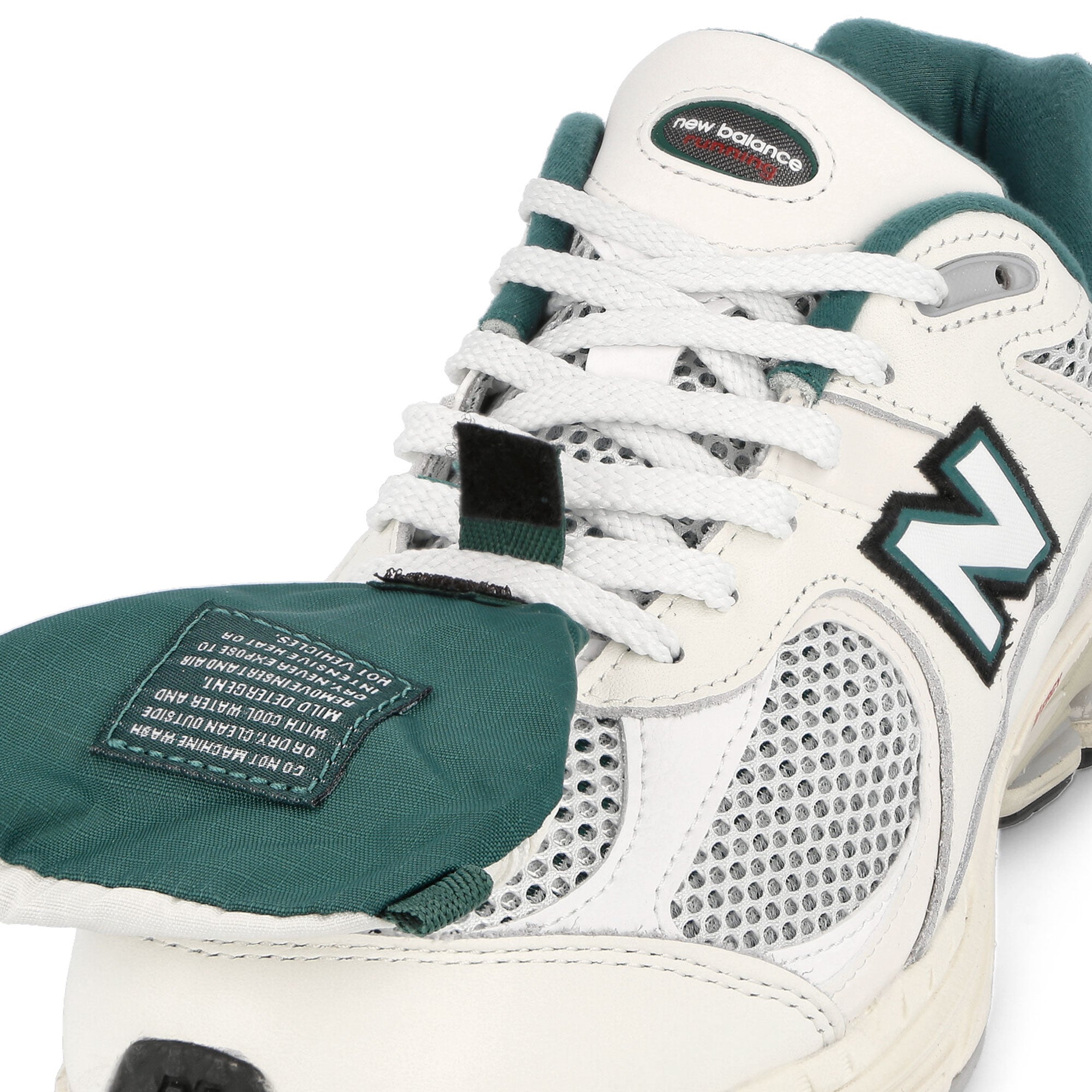 New Balance M2002RVD Sea Salt Low Top Sneakers Detailfoto | Overkill