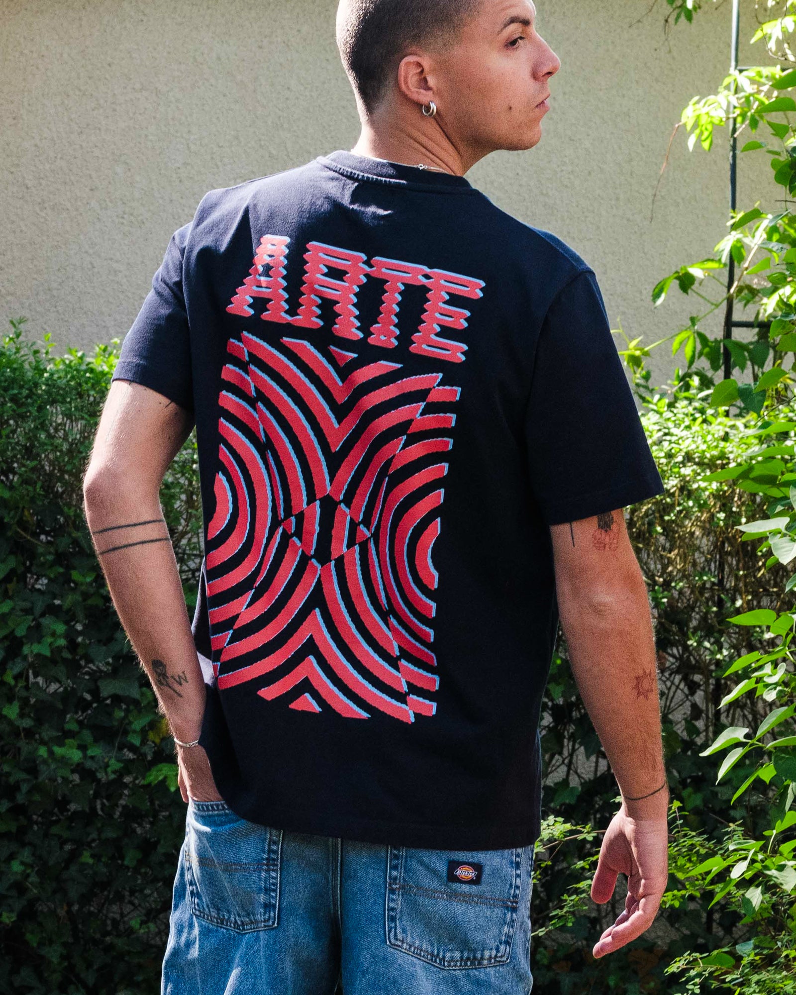 Arte Antwerp Back Print T-Shirt Navy T-Shirts Close-up | Overkill