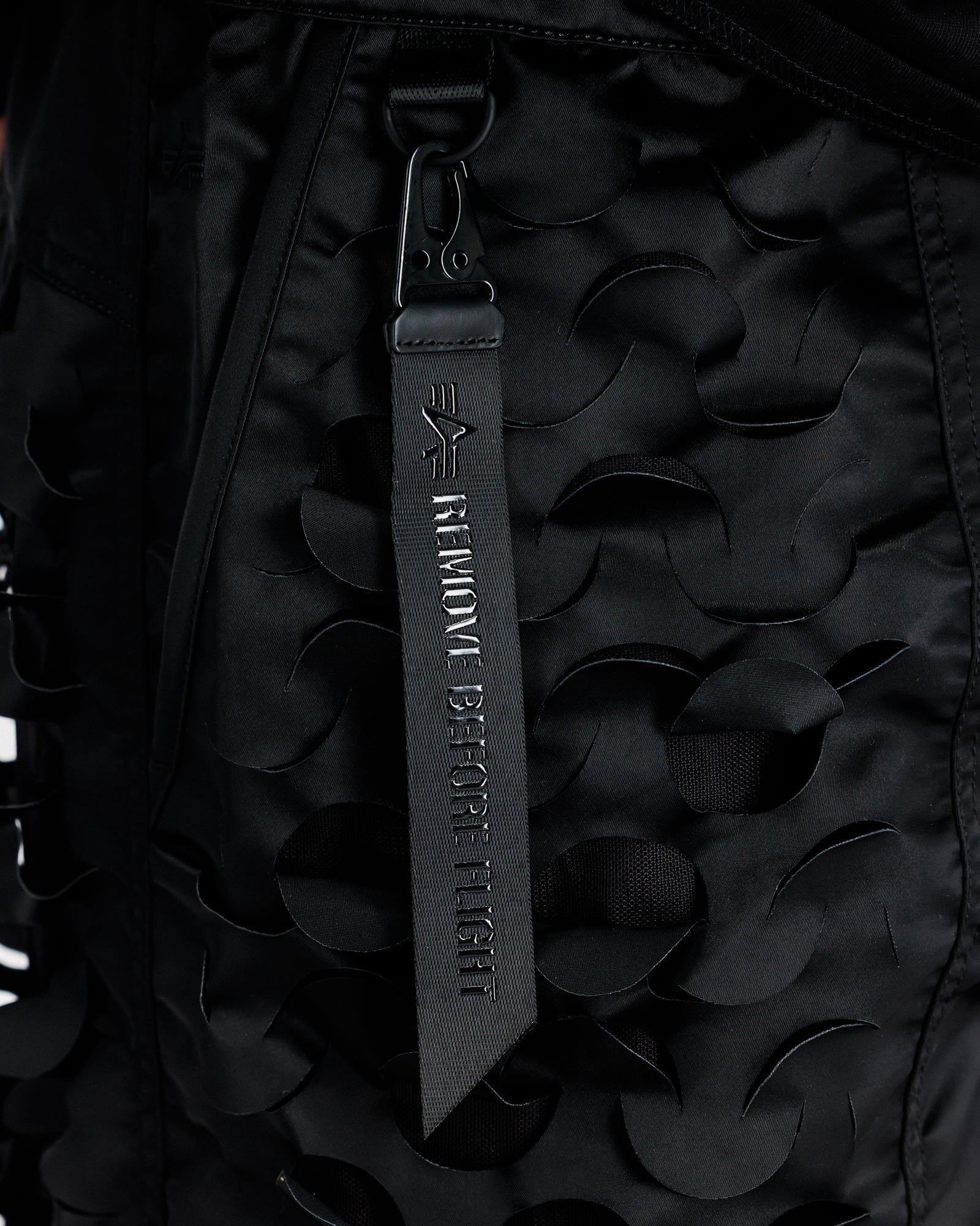 Alpha Industries ULCANS Nylon Pant Black Cargo Pants 758204-03 Model Detail 1 | Overkill