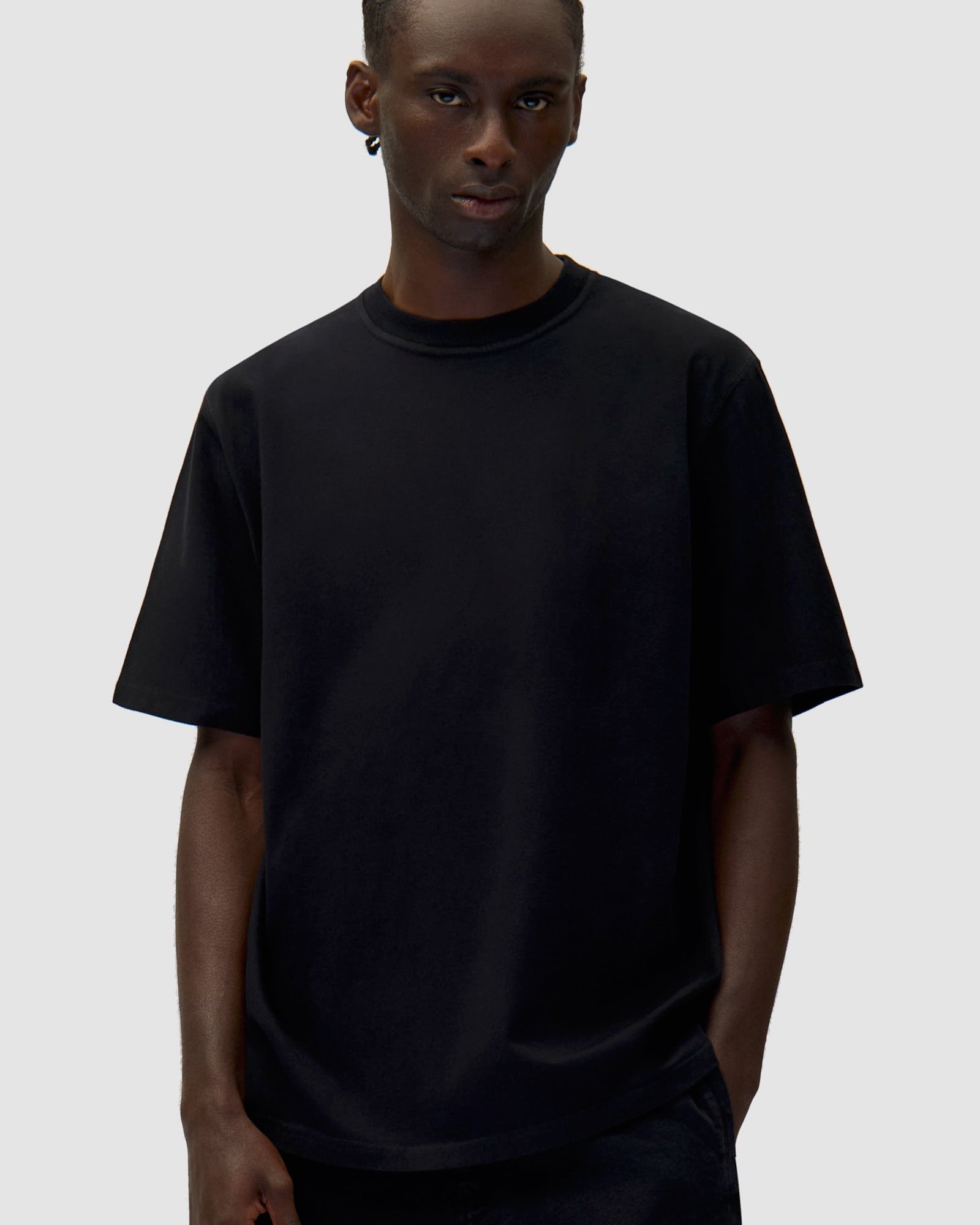 Arte Antwerp Diels Stitch T-Shit Black T-Shirts AW25-094T On Model Back View | Overkill