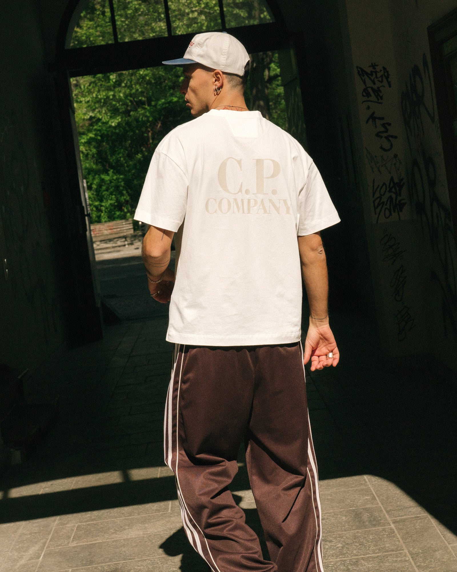 C.P. Company 30/1 Jersey Short Sleeve Logo T-Shirt Gauze White T-Shirts 20CMTS086A-005100W 103 On Model Front View | Overkill