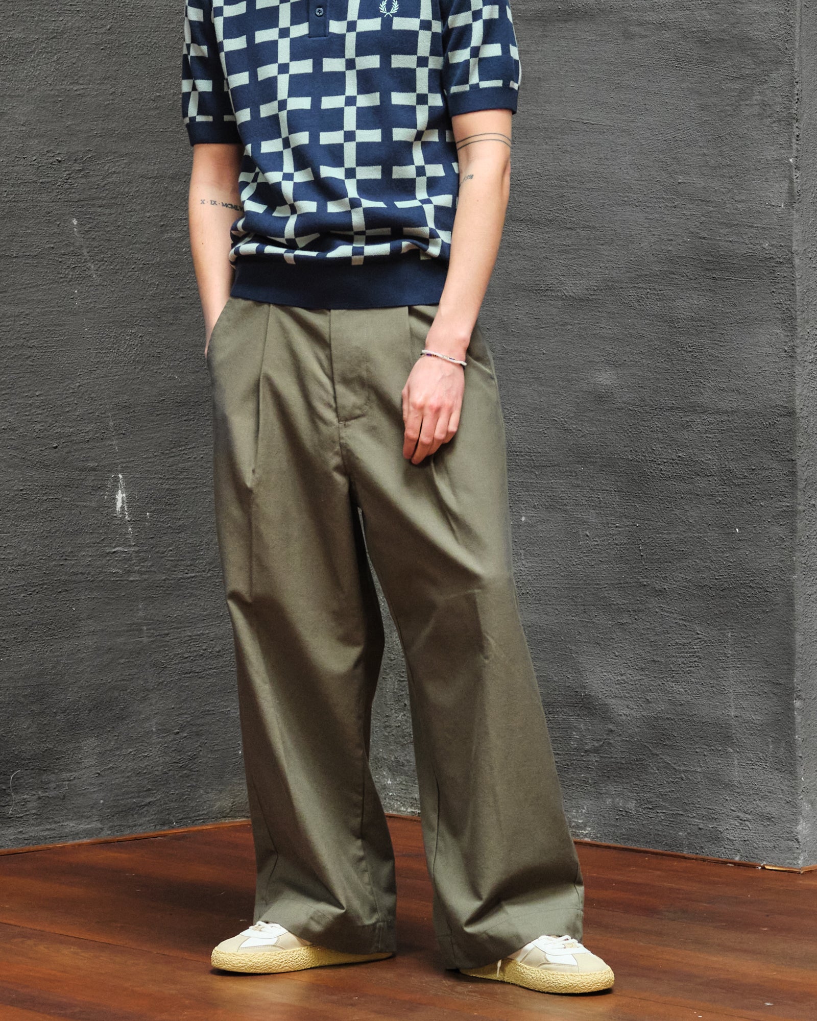 Obey Oliver Pleated Pant Tea Leaf Casual Pants Close-up | Overkill