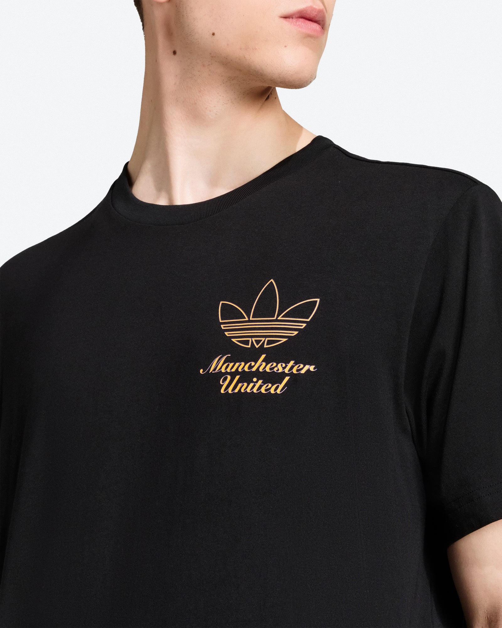 adidas Manchester United Icon Graphic Tee Black T-Shirts JN2919 Style Inspiration | Overkill