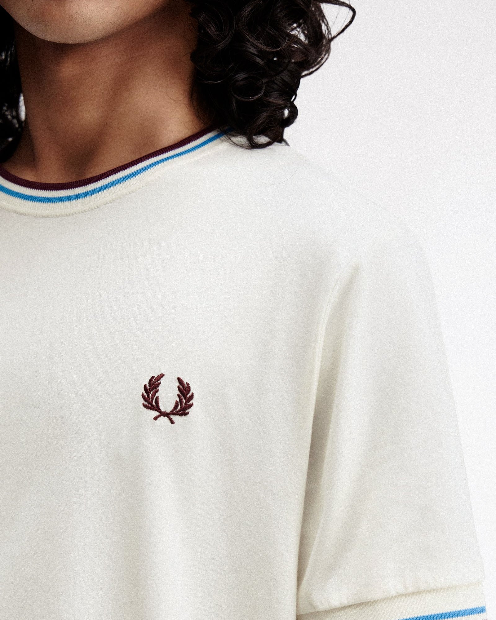 Fred Perry Twin Tipped T-Shirt Ecru / Court Blue / Oxblood T-Shirts M1588V-Z46 Model Detail 1 | Overkill