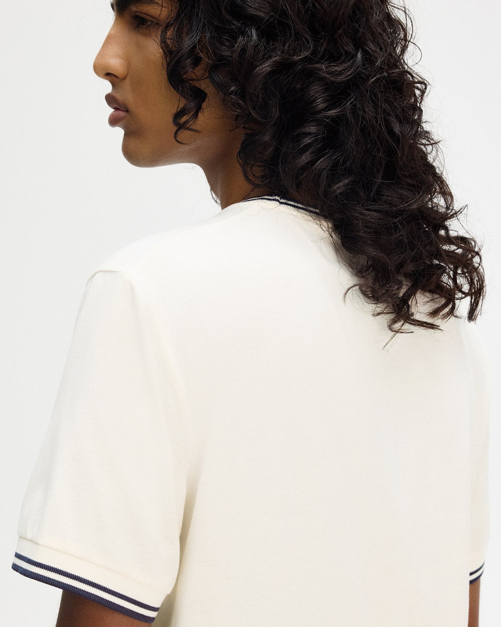 Fred Perry Twin Tipped T-Shirt Ecru / Tennis Blue T-Shirts Close-up | Overkill