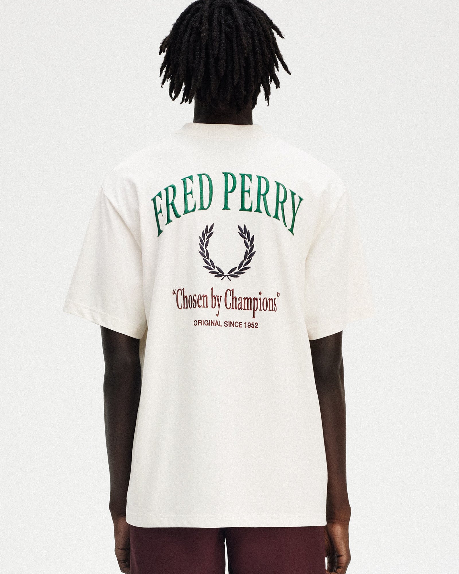 Fred Perry Embroidered Champion T-Shirt Ecru T-Shirts Detailfoto | Overkill