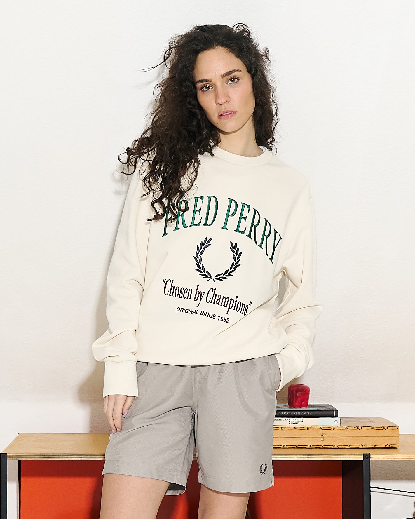Fred Perry Embroidered Champion Sweatshirt Ecru Sweatshirts Close-up | Overkill