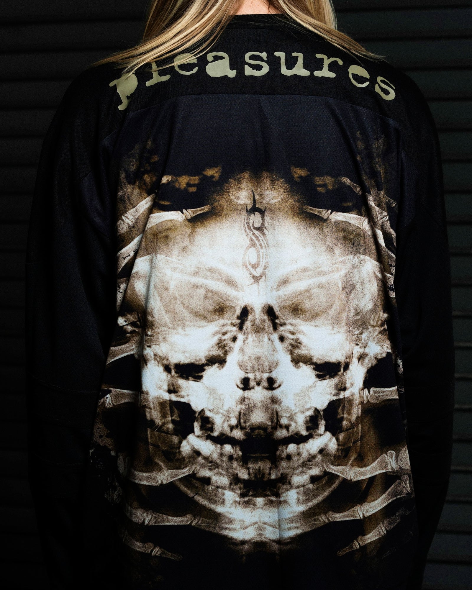 Pleasures X-Ray Hockey Jersey Black Longsleeves Detailfoto | Overkill